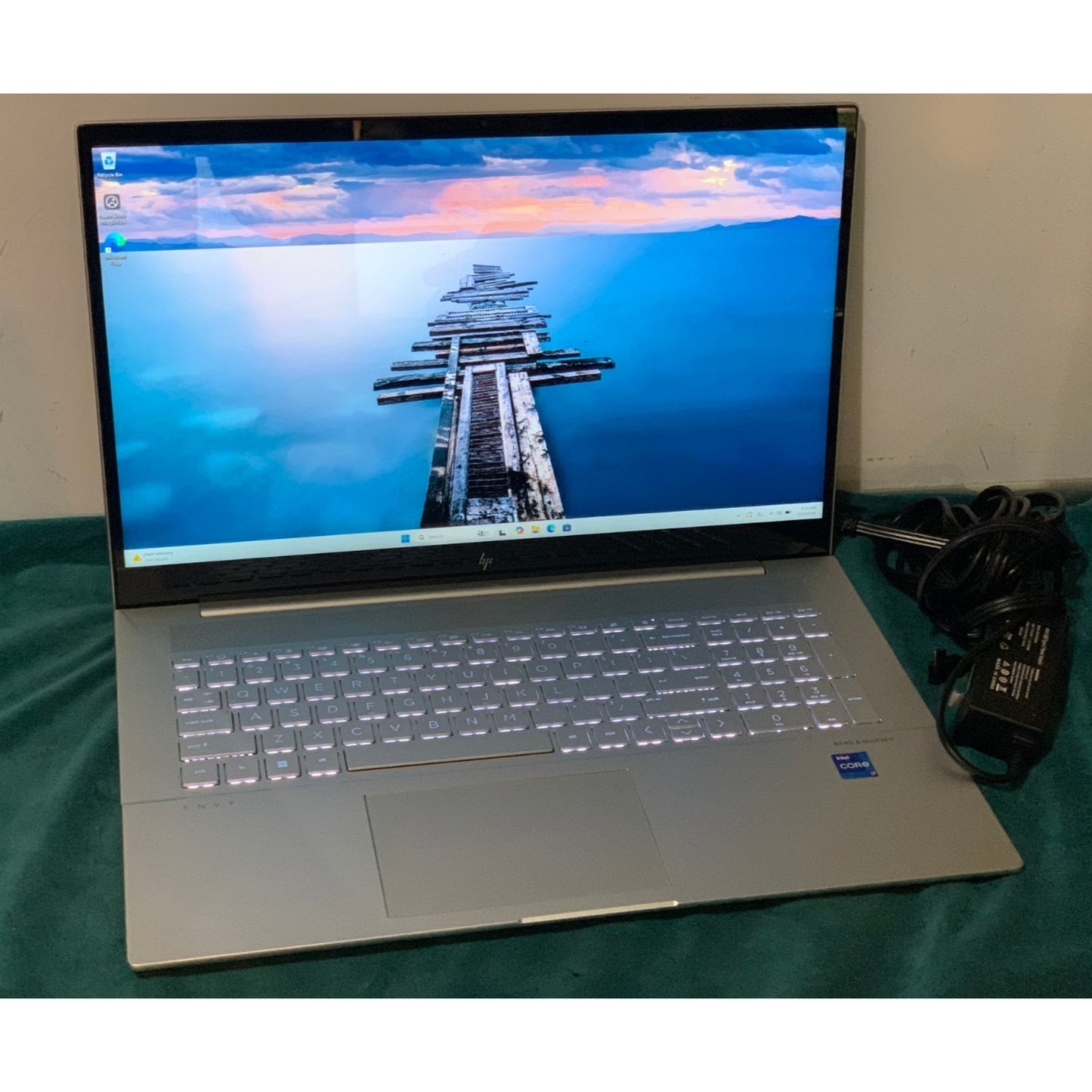 HP Envy 17-CR0013DX 17.3" i7-1260P 2.1GHz 12GB RAM 512GB SSD