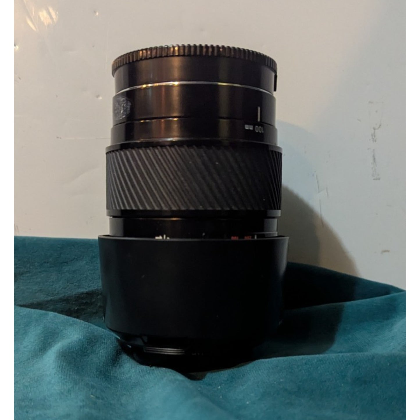 Minolta Maxxum AF Zoom 100-200mm f/3.5-4.5 lens