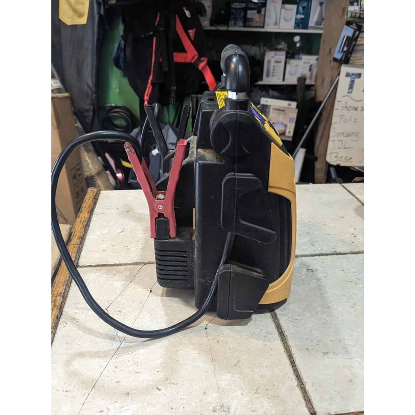 EverStart Maxx Power Station/ J5CPDE/ 1400A