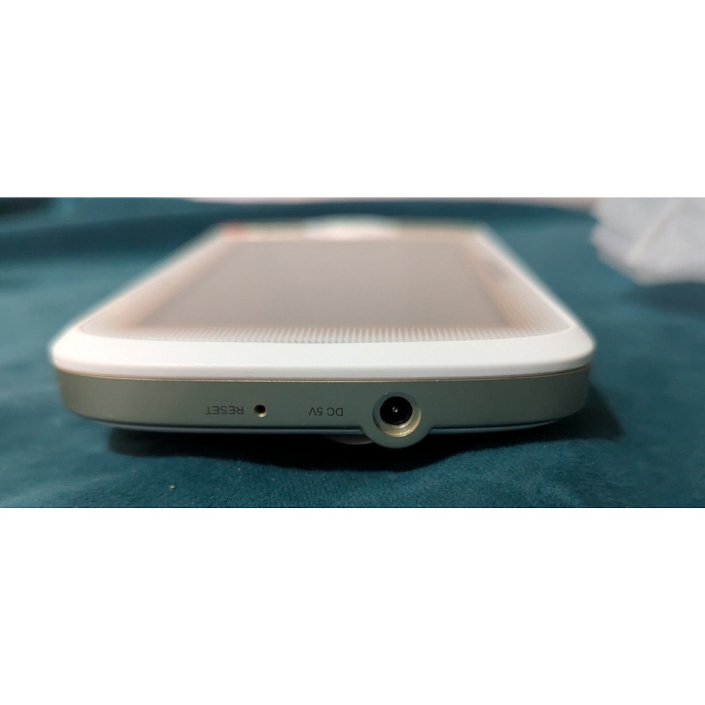 Motorola Hubble Connected Nursery Pal Skyview 5" HD Baby Monitor & Camera