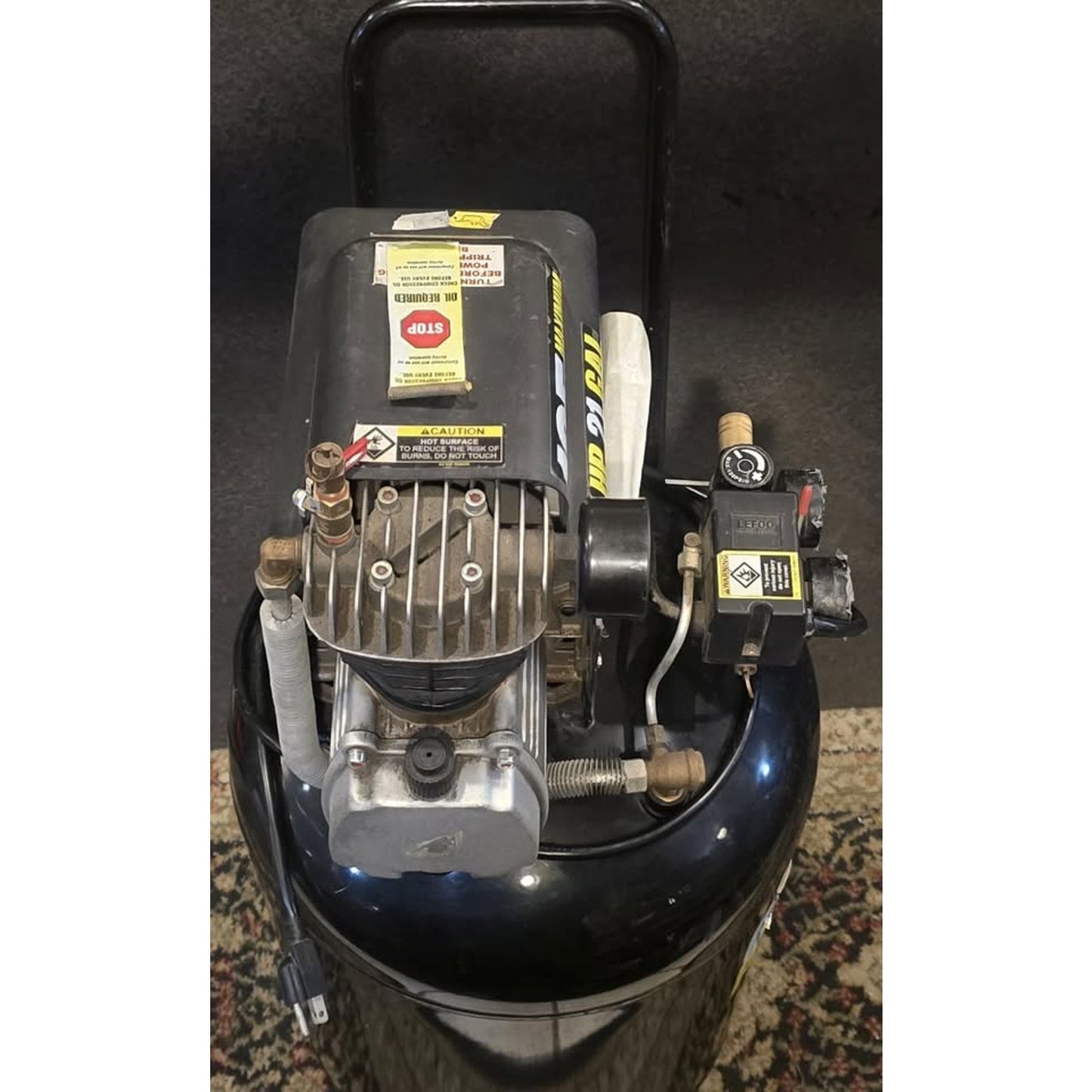 Centeral Pneumatic 21Gal 125PSU Cast Iron Vertical Compressor