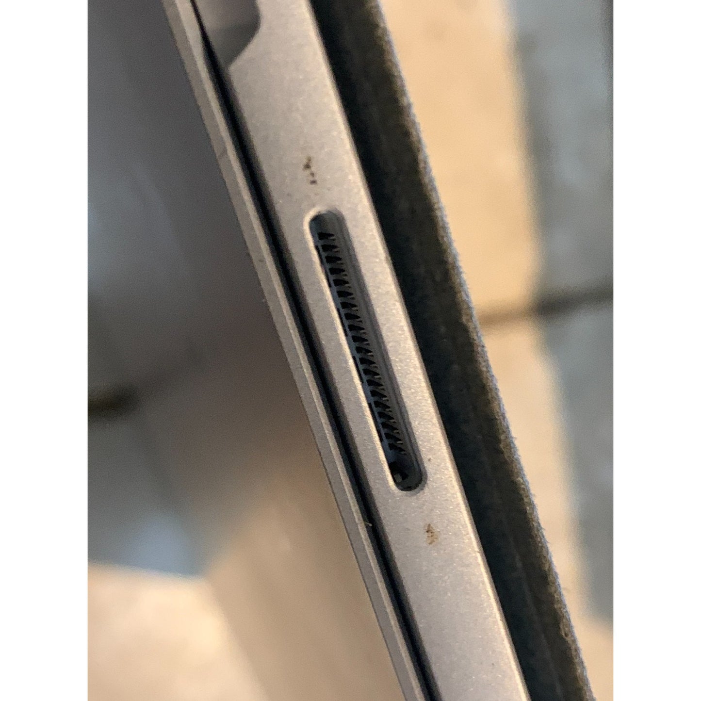 Microsoft Surface Pro 5 i5-8250U 8GB RAM 128GB SSD DDR3 (SCANLINE ISSUE!)