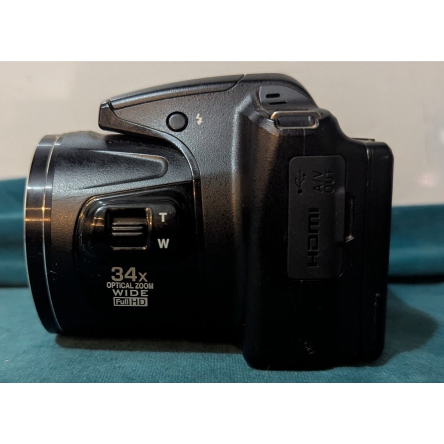 Nikon COOLPIX L830 16.0 MP Digital Point And Shoot Camera