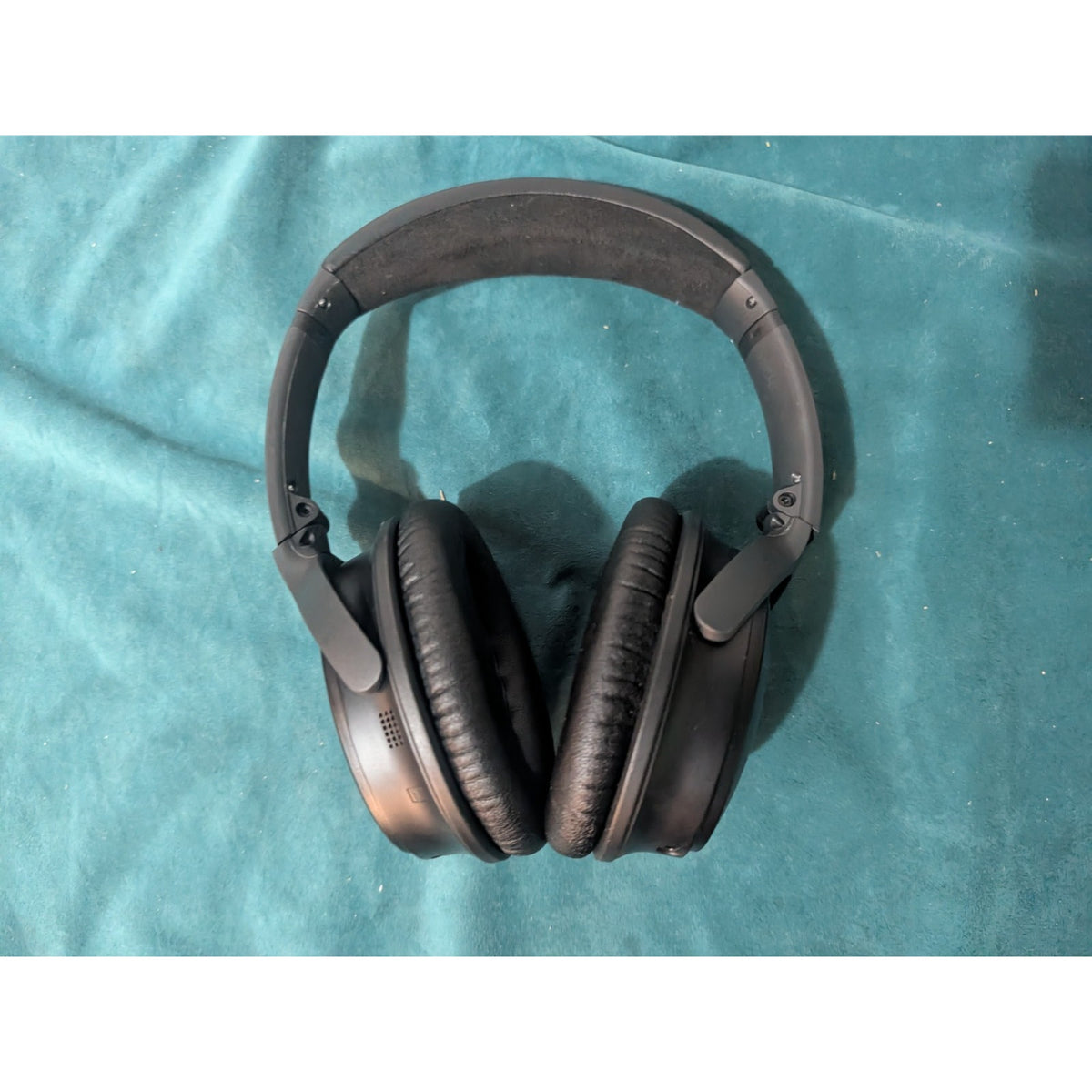 Bose QuietComfort 35 Wireless Headphones II 425948 - Black (FOR PARTS)
