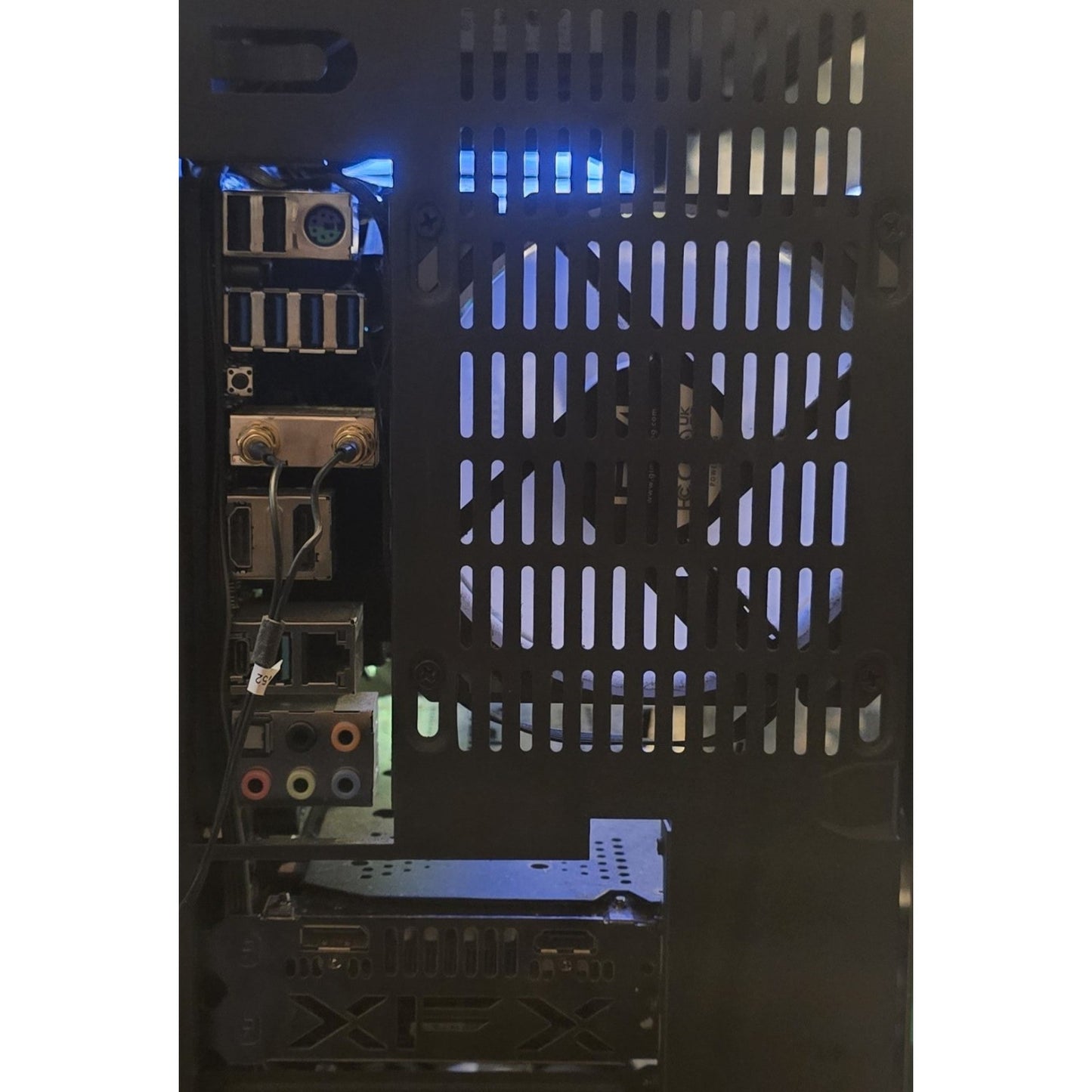 Custom Gaming Desktop / Ryzen 5 5600 / RX6500XT / 256SSD x2 / 16Ram /