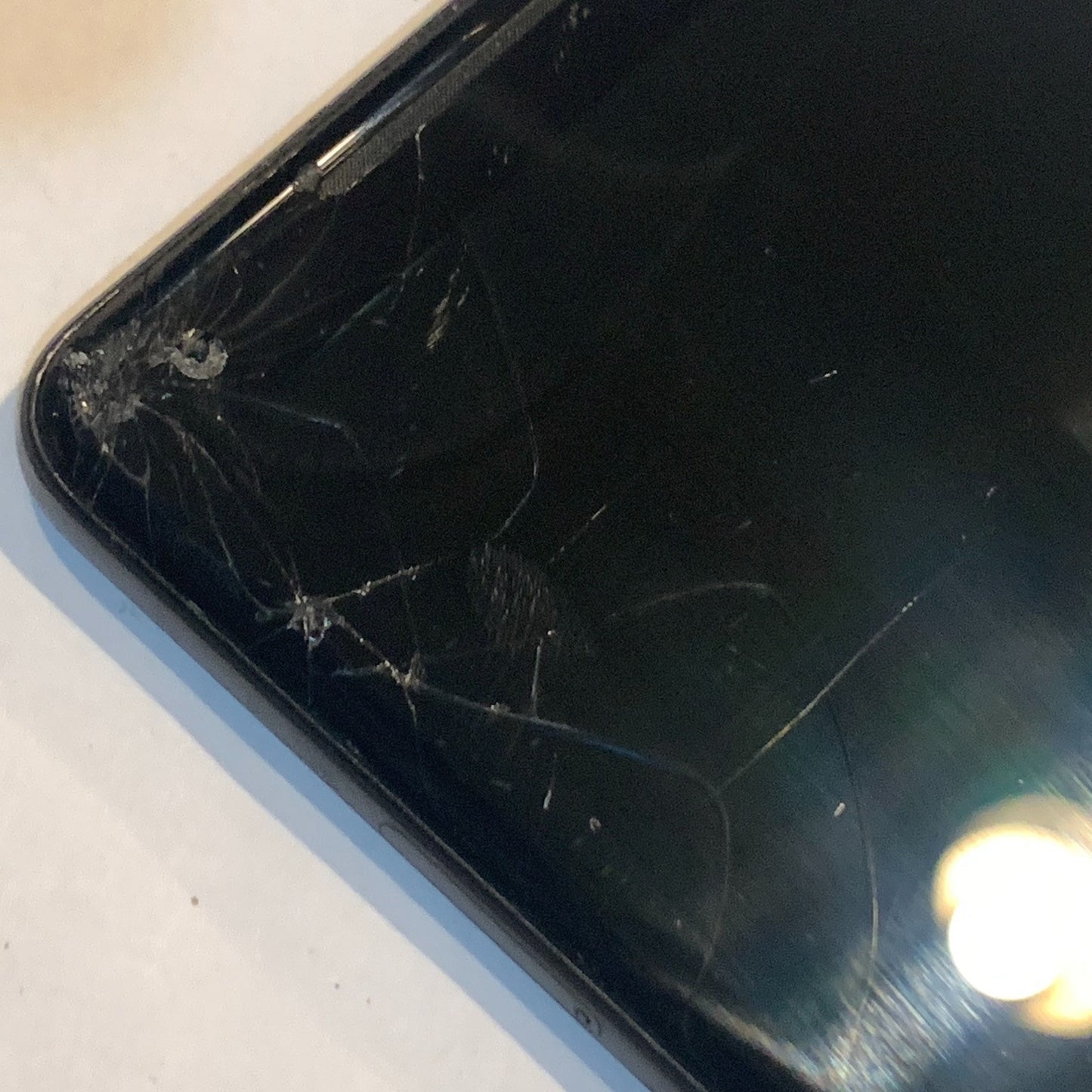 Google Pixel 2 XL - 64 GB - Black (Unlocked) [CRACKED GLASS!!]