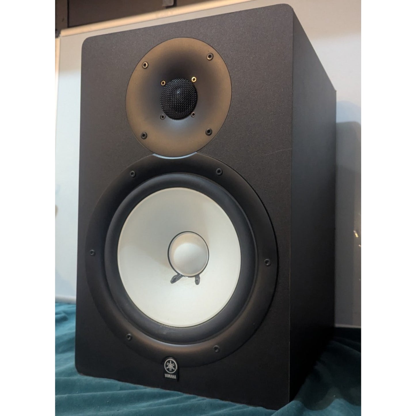 Yamaha HS80M 120W 8 Bi-Amplified Studio Reference Monitor