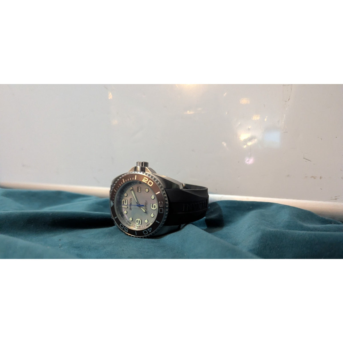 Invicta Diver Men's Quartz 200m Blue Dial Steel Watch