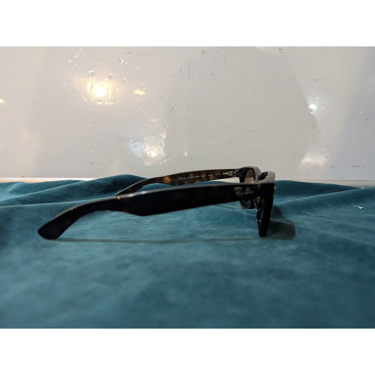 Ray-Ban New Wayfarer RB2132 902/57