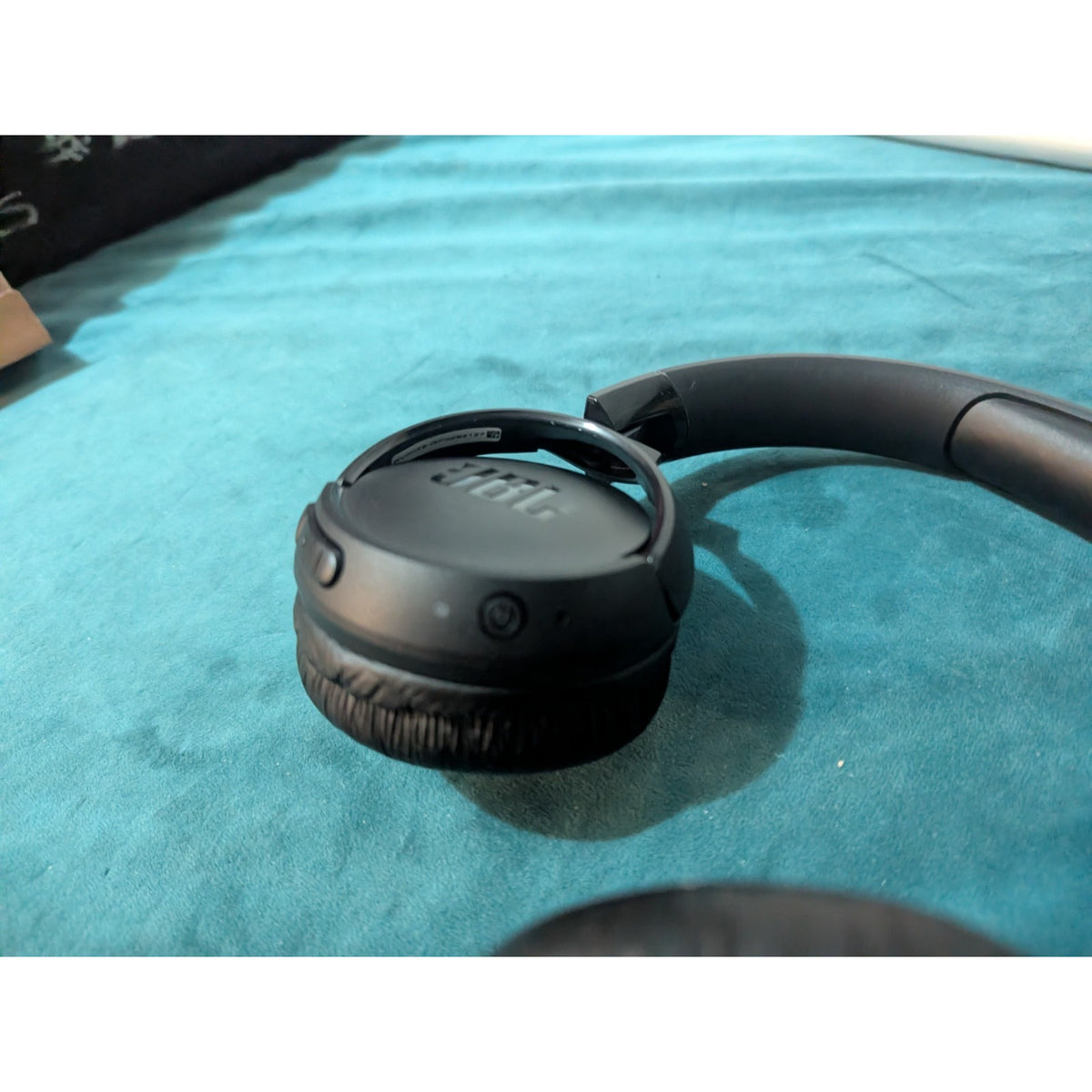 JBL TUNE 520BT Wireless Bluetooth Headphones - Black