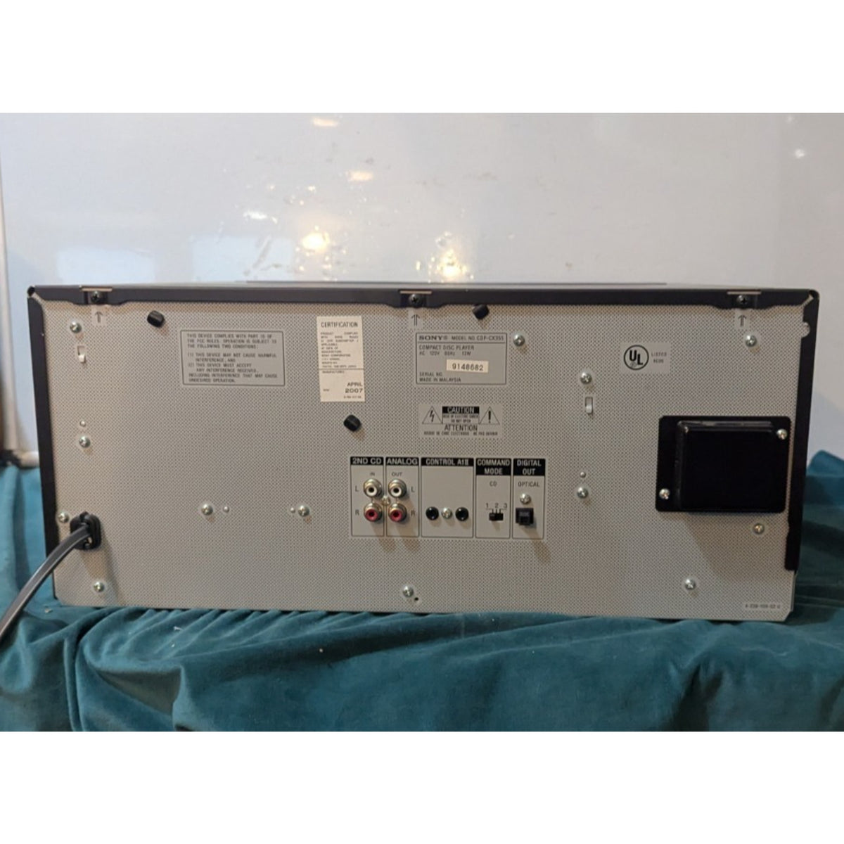 Sony CDP-CX355 MegaStorage 300 Disc CD Changer Player (FOR PARTS)
