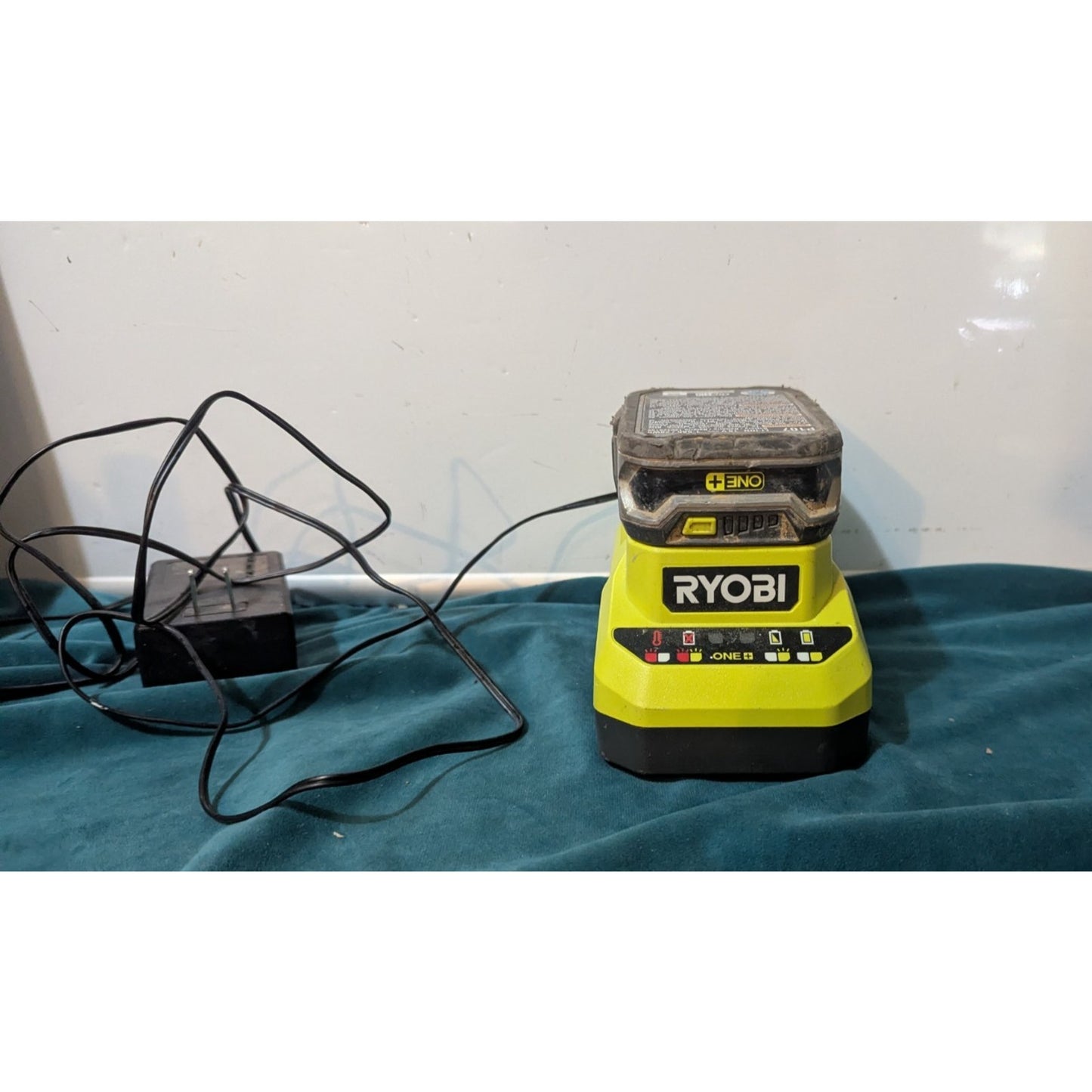 Ryobi P361 18V 18Gauge Cordless AirStrike Narrow Crown Stapler W/ Batt & charger