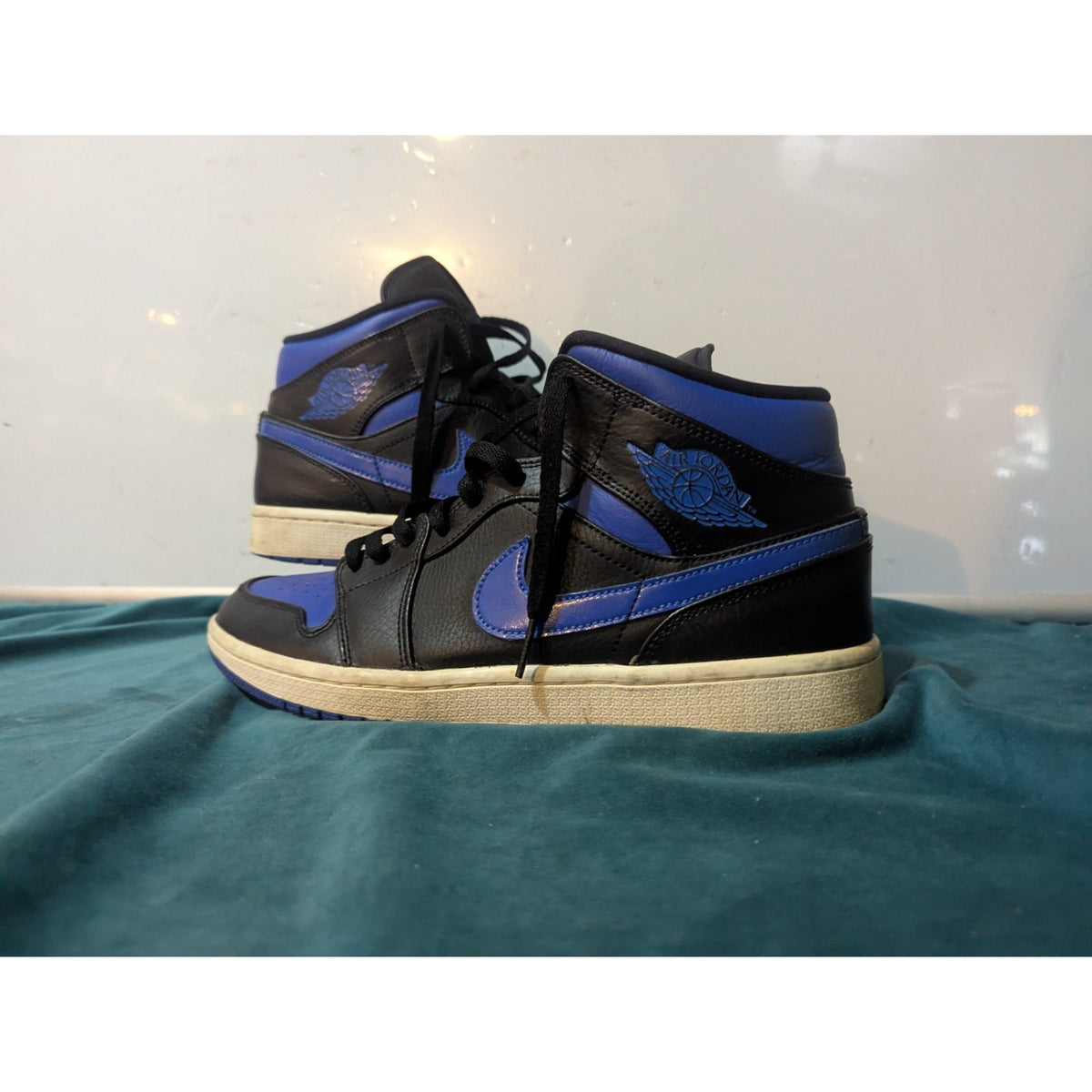 Nike Air Jordan 1 Mid Royal (2020) 554724-068 (10 Men's)