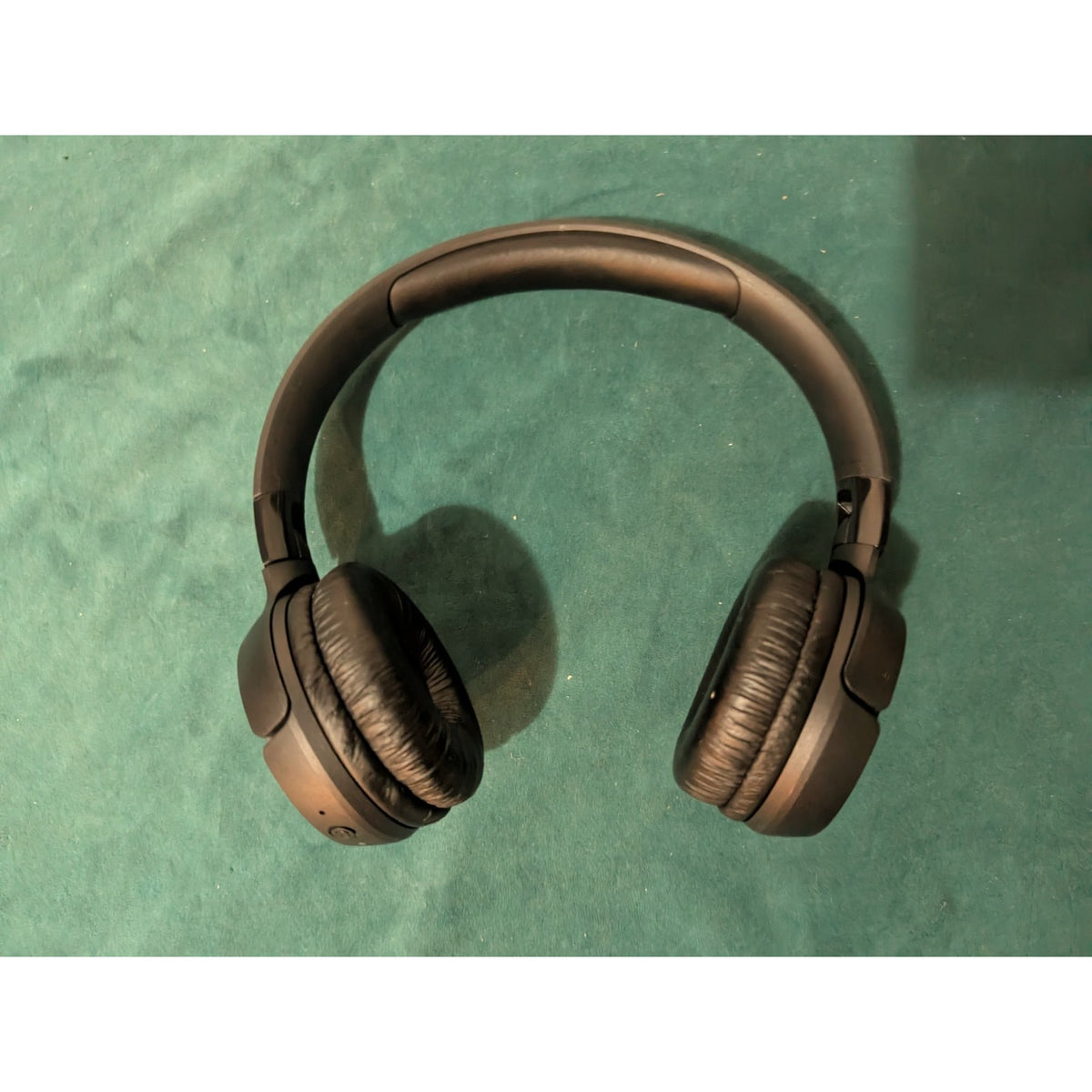 JBL TUNE 520BT Wireless Bluetooth Headphones - Black