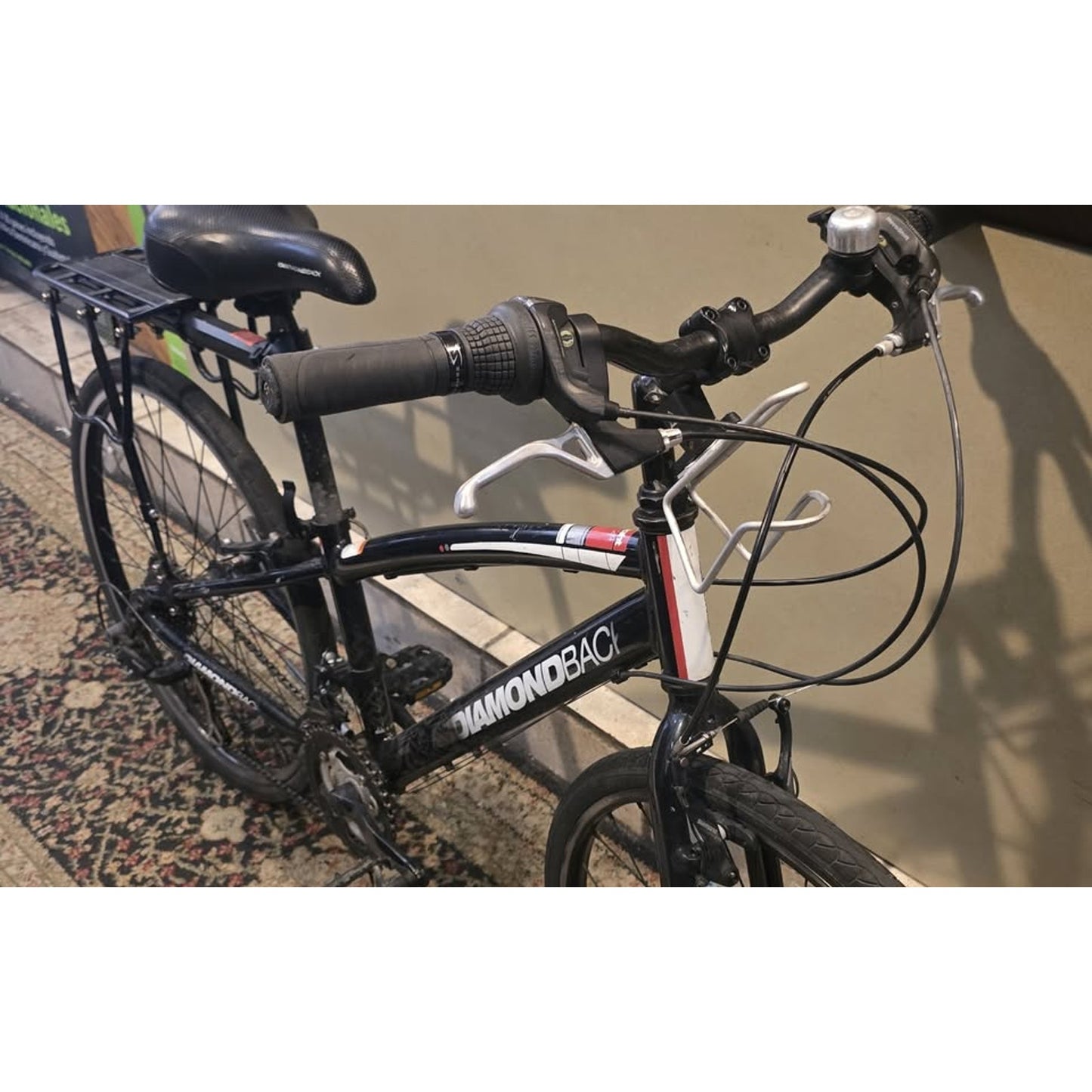 DiamondBack Insight 24 Hybrid Bike / 12" Frame / 24" Wheels / 14-Speed /