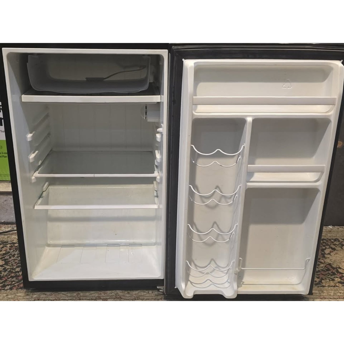 Whirlpool 4.3 cu ft Mini Refrigerator Stainless Steel / WH43S1E /