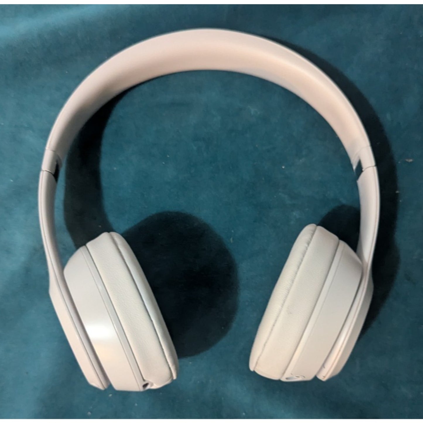 Beats Solo 4 True Wireless Bluetooth on ear Headphones