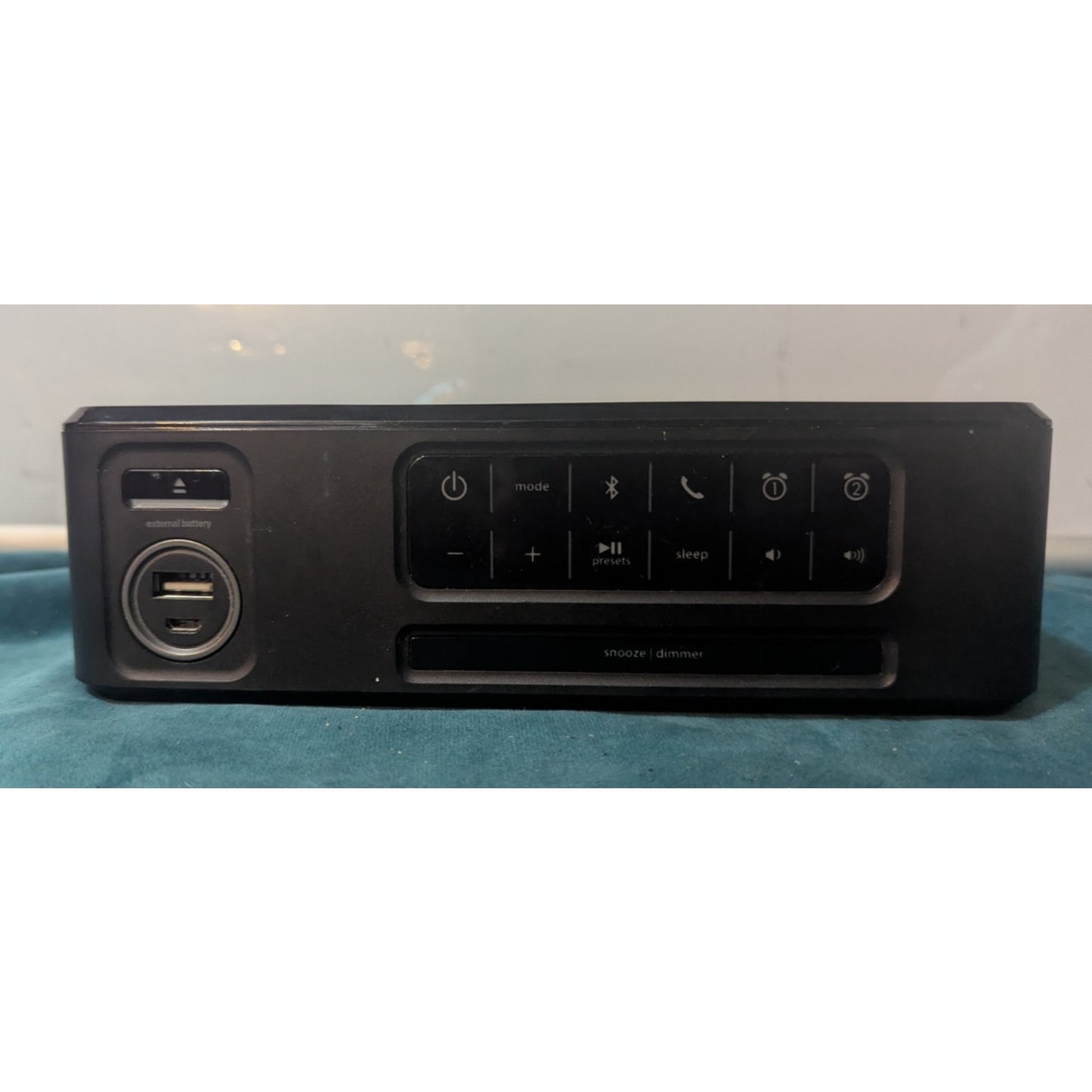 iHome Kineta K2 Dual Charging Stereo Alarm Clock Radio