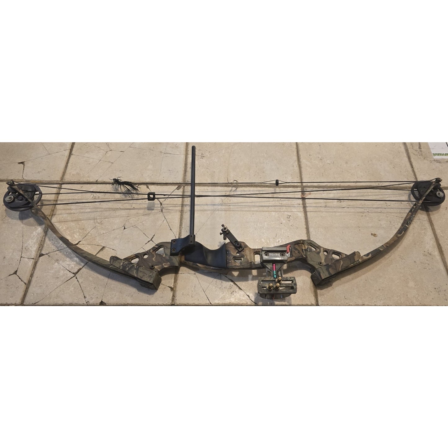 Vintage Golden Eagle Compound Bow Falcon Draw Weight 50-70lbs with Case