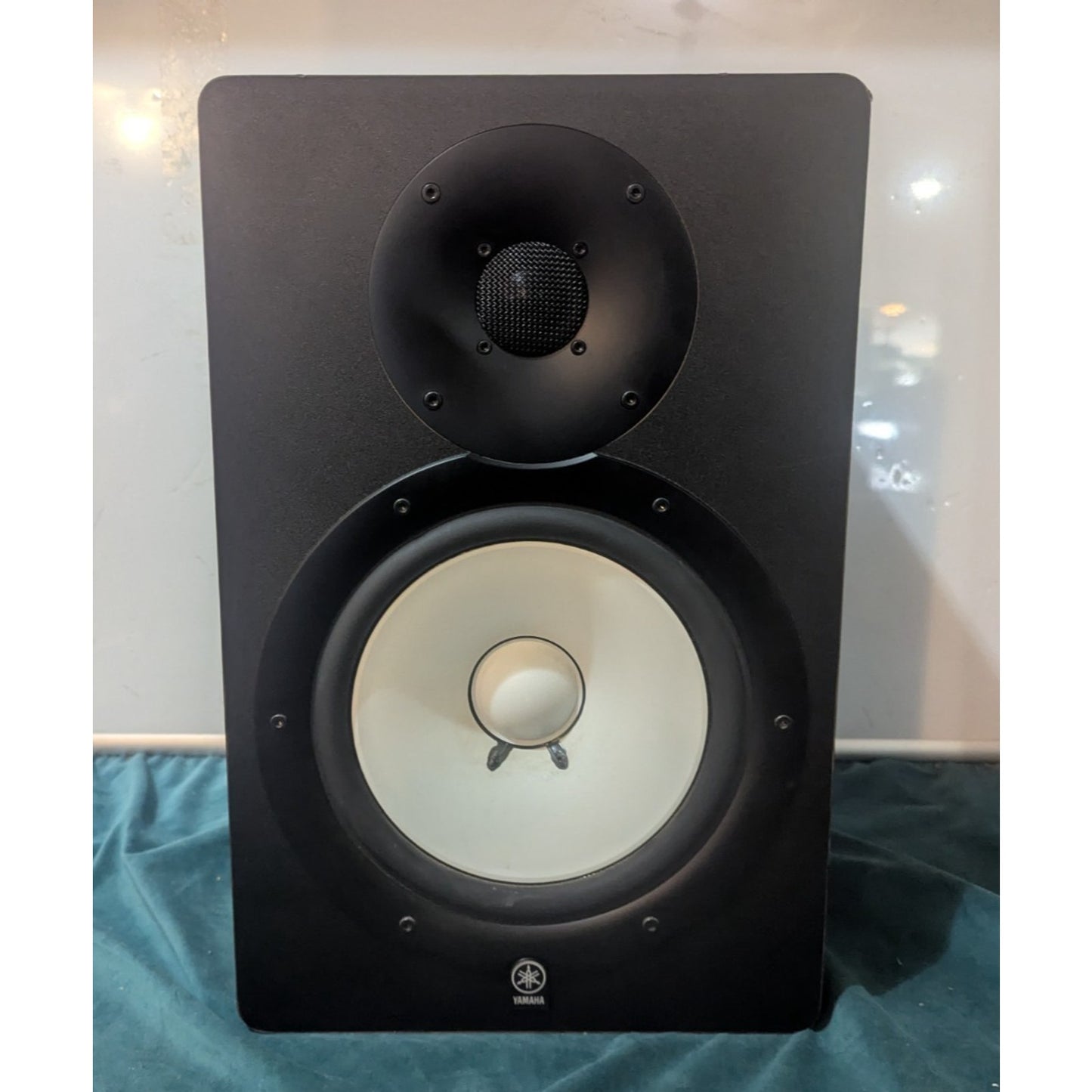 Yamaha HS80M 120W 8 Bi-Amplified Studio Reference Monitor