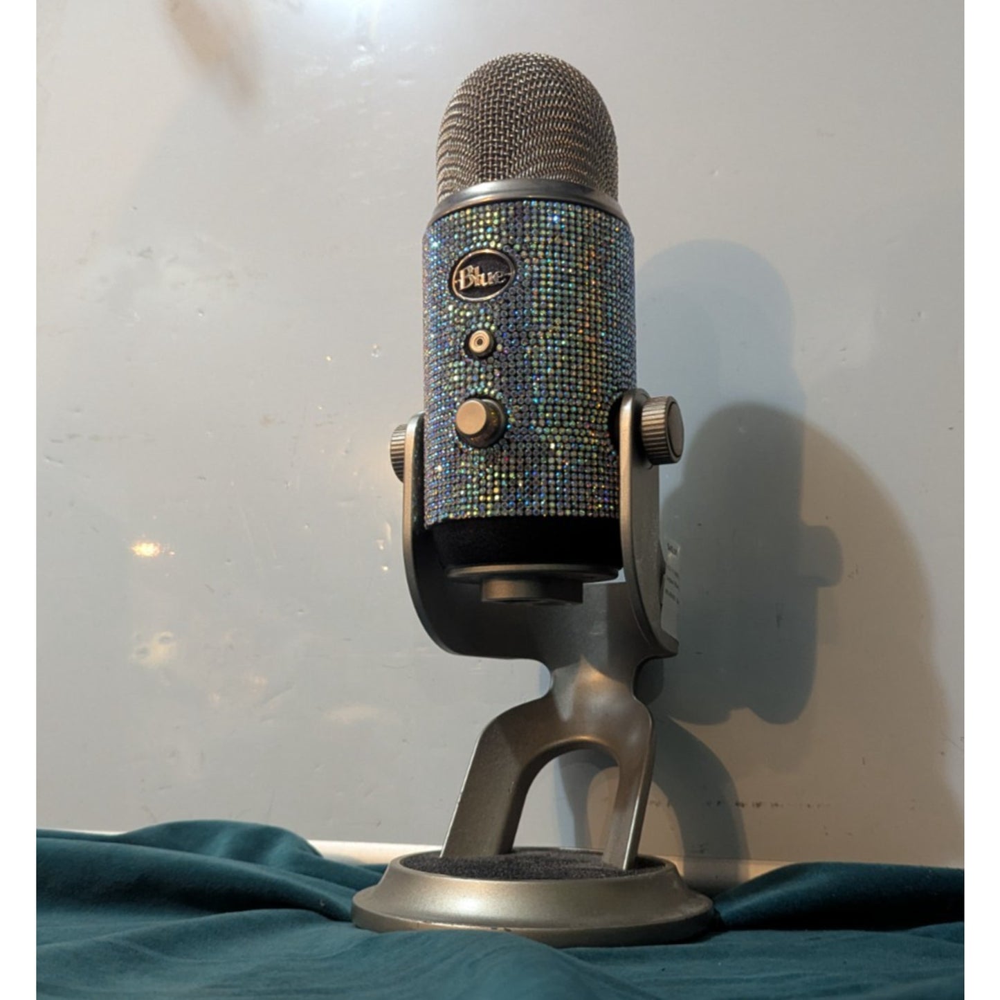 Logitech Blue Yeti Professional USB Microphone