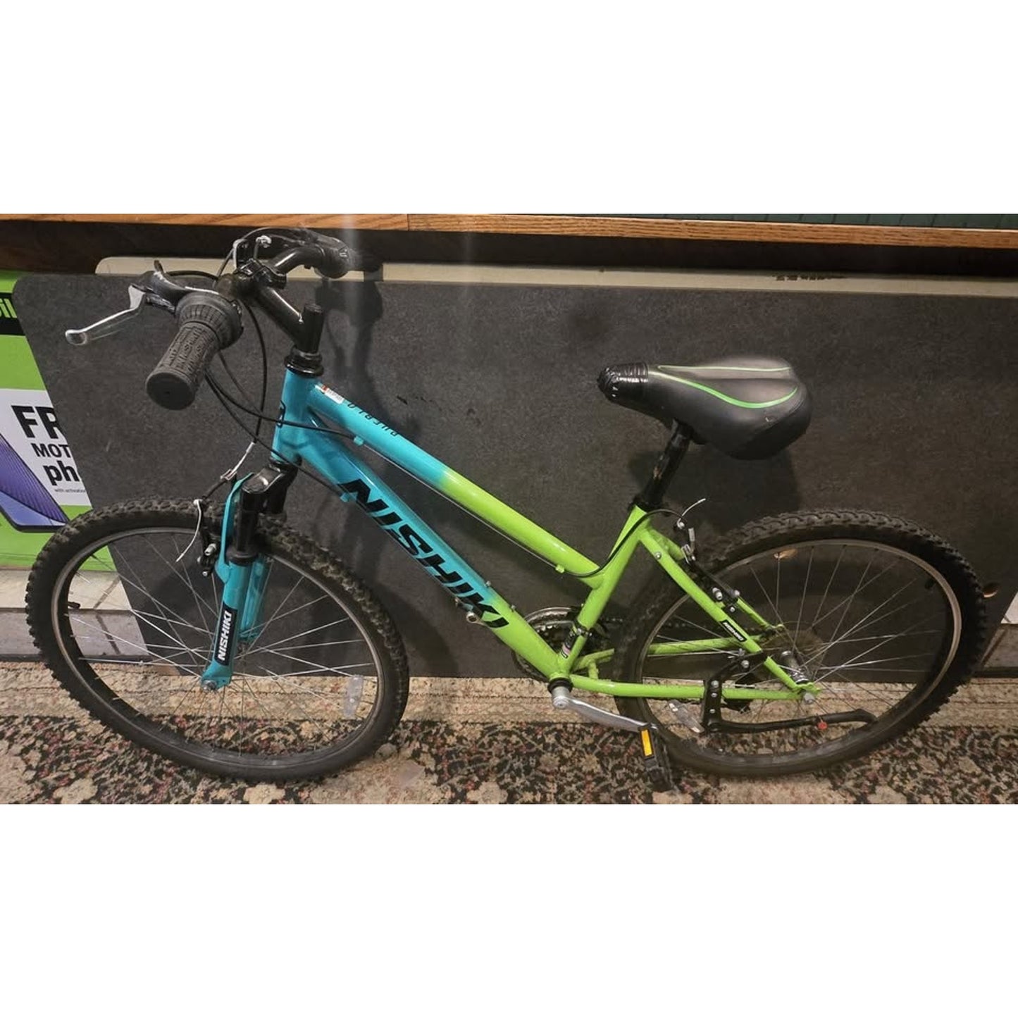 Nishiki Pueblo Mountain Bike / 26" Wheels / 15" Frame / 21-Speed /