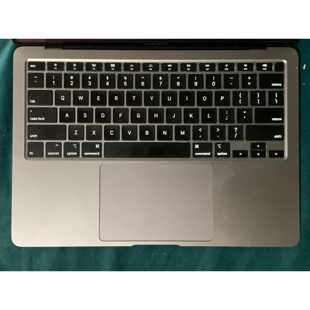 Apple MacBook Air A2179 (2020) 13.3" | i5-1030NG7 | 8GB PC4L | 256GB Sequoia