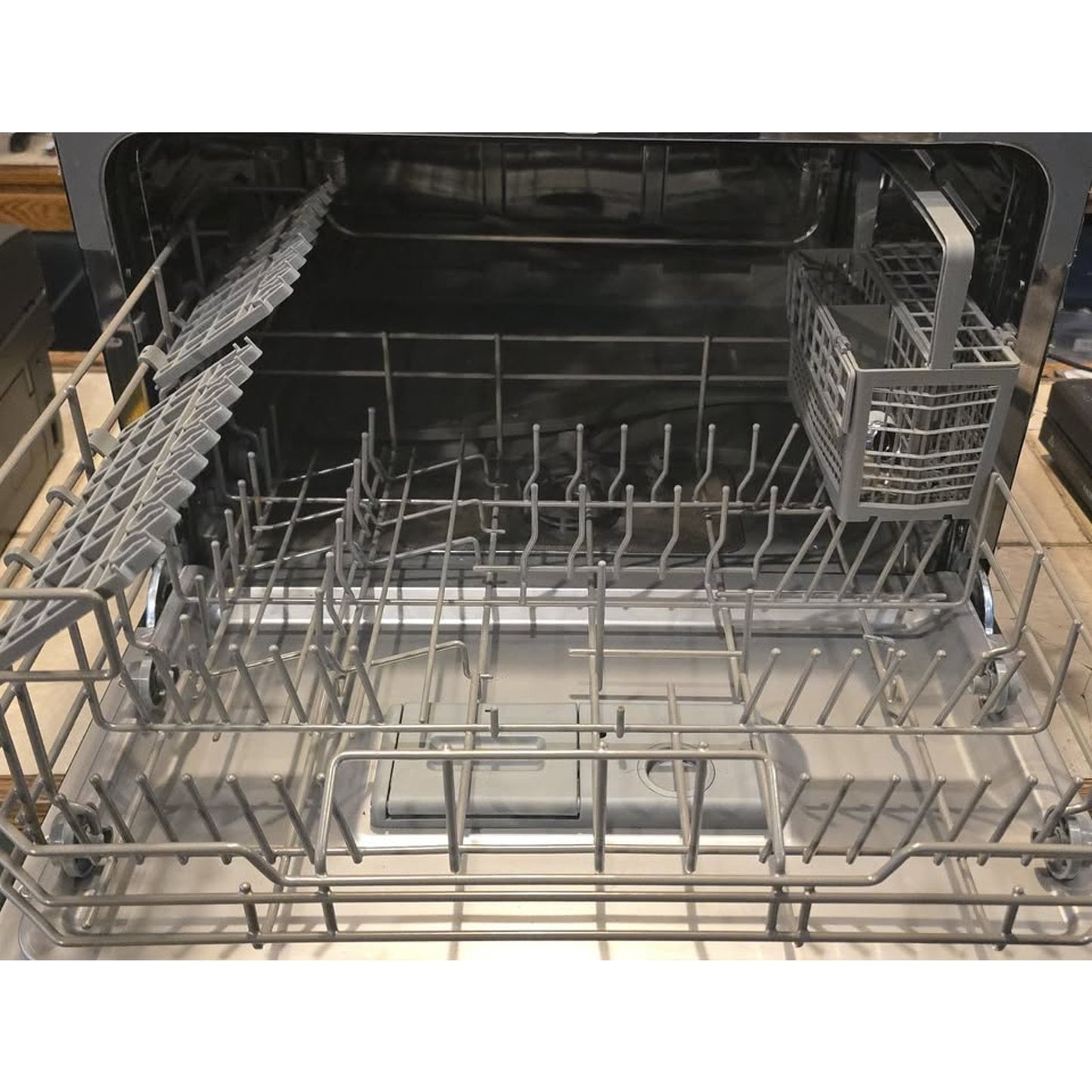 Comfee Countertop Portable Dishwasher / CDC22P1BBB /