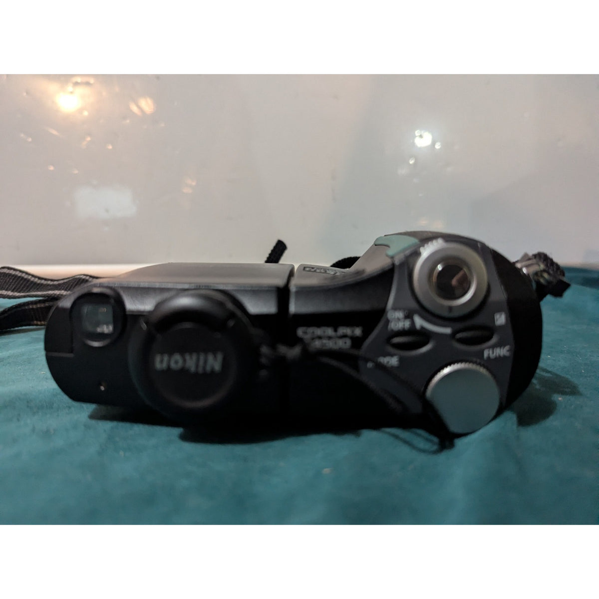 Nikon COOLPIX 4500 Digital Camera 4.0 4X Optical Zoom - Black
