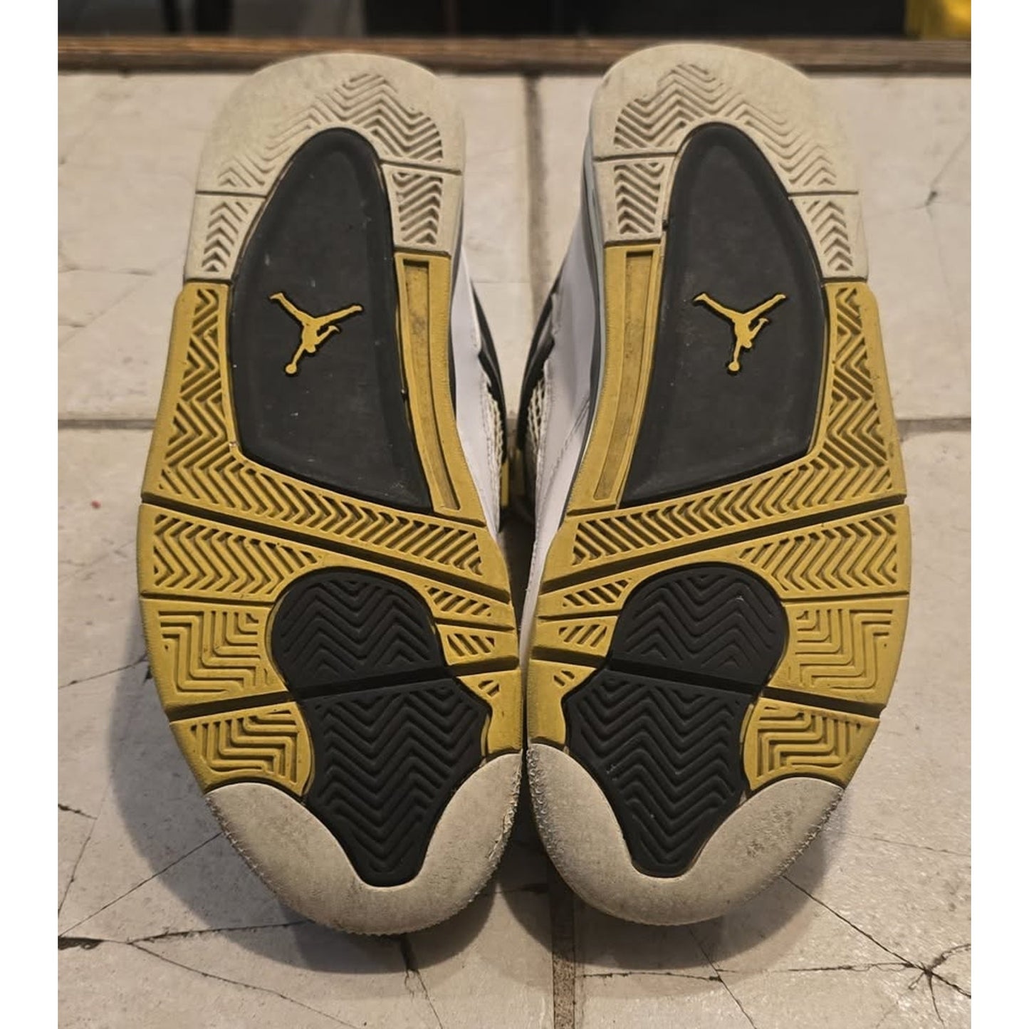 Nike Air Jordan 4 Retro "Vivid Sulfur" / AQ9129-101 / 8W /