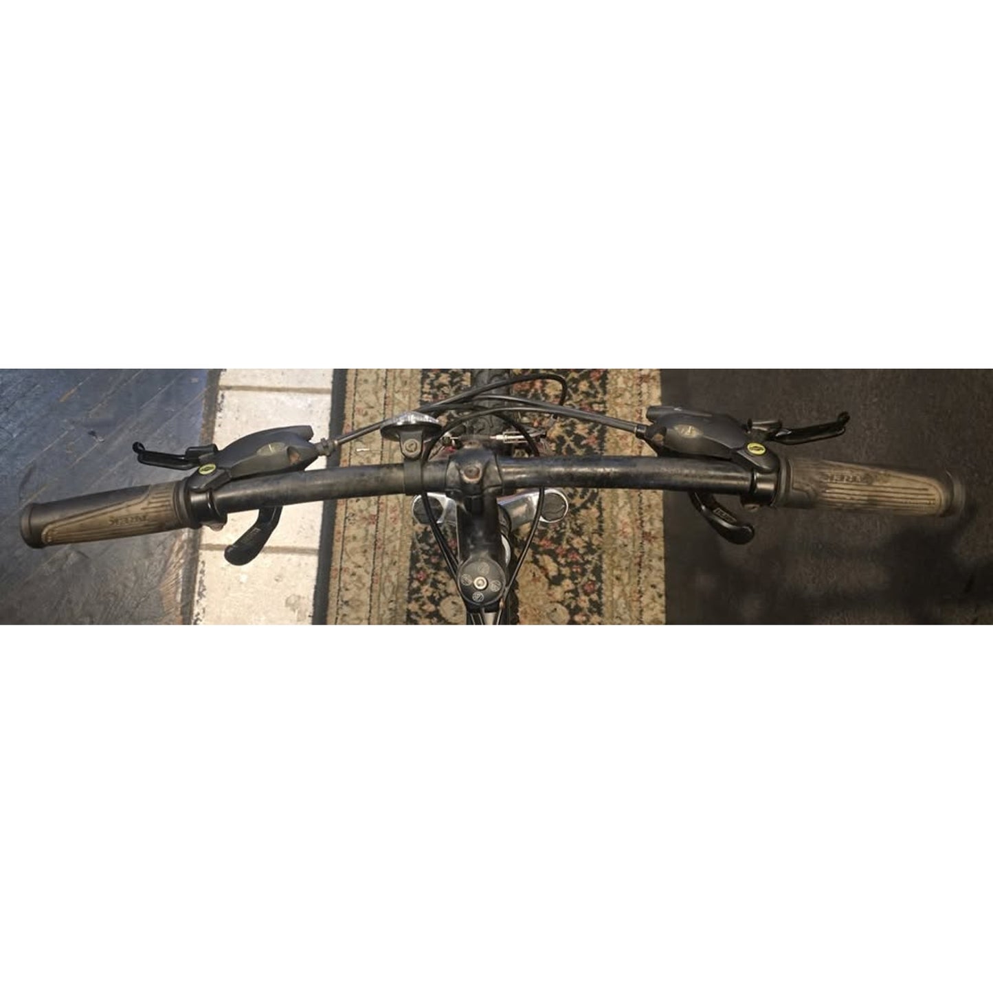 Trek 820 Mountain bike / 26" Wheels / 15.5" (S) Frame / 21 Speed /