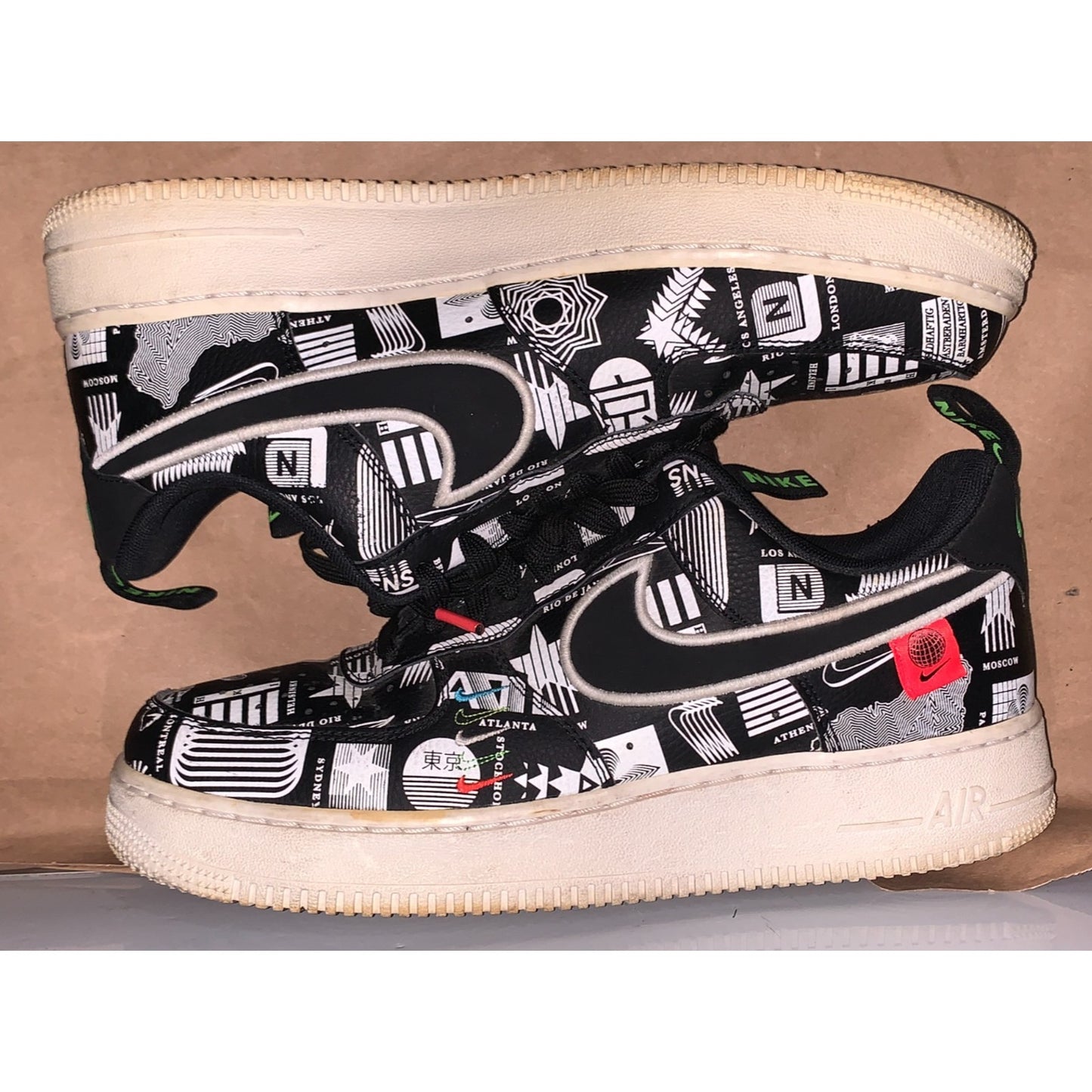 Nike Air Force 1 Worldwide Pack Shoes Mens Size 9 All Over Print