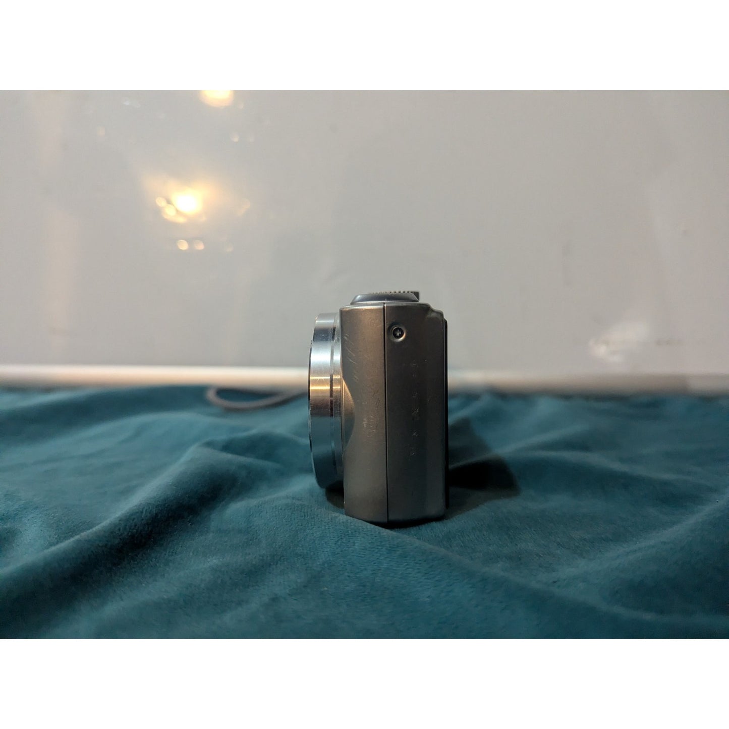Panasonic LUMIX 9.1MP Digital Camera. Battery Door Issue (READ ITEM DESCRIPTION)