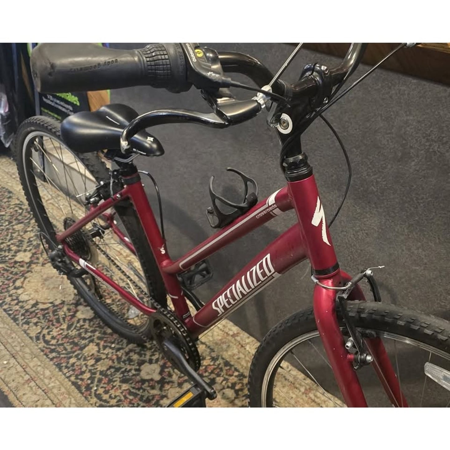 Specilized Crossroads Hybrid Bike / 700Cm Wheels / 16.5" M Frame / 21-Speed /