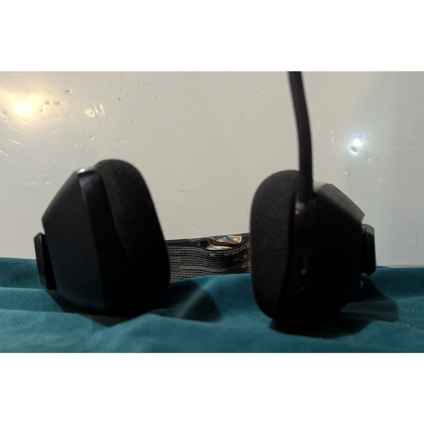 Logitech G733 Lightspeed Wireless RGB Gaming Headset Black Foam Ear Cushion
