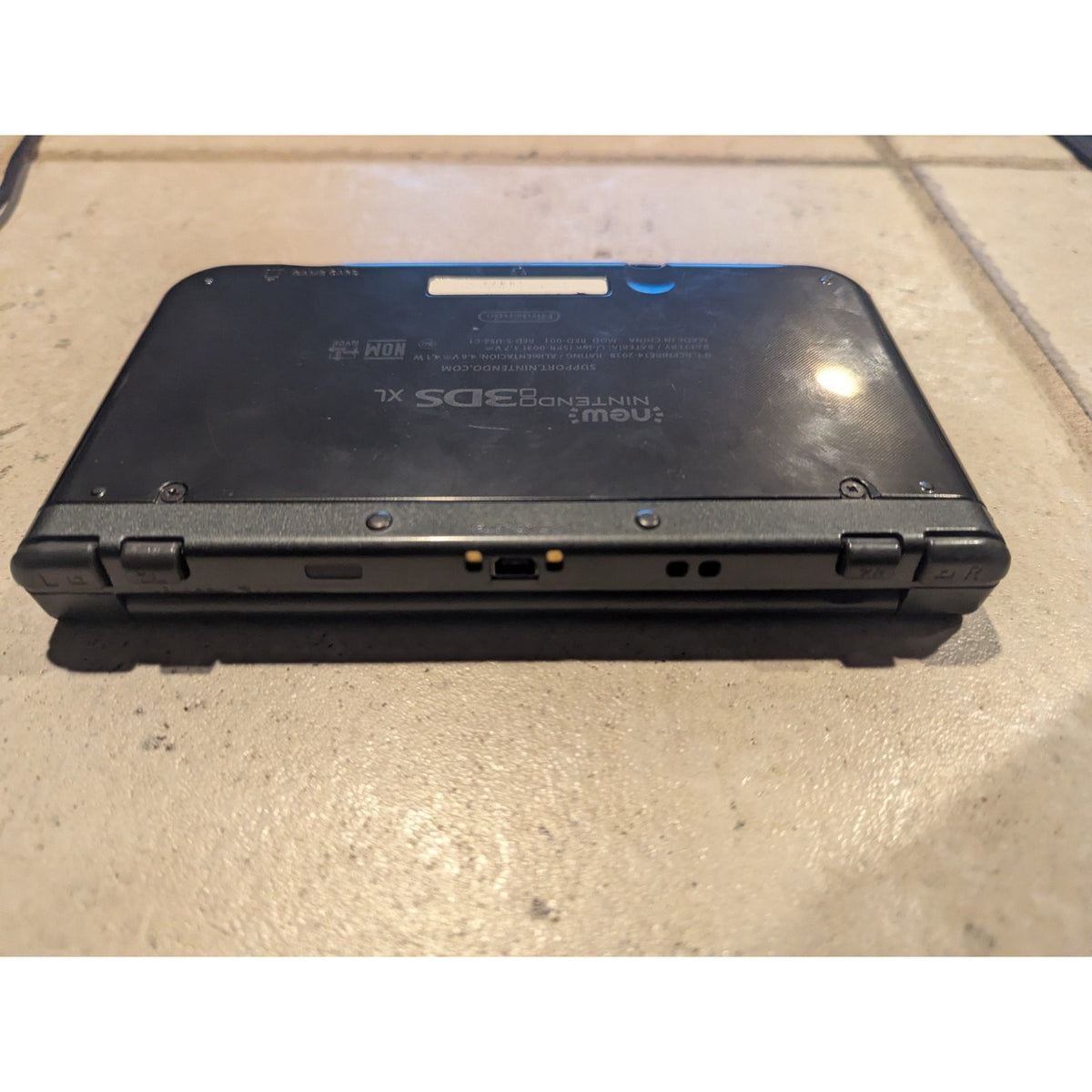 Nintendo "New" 3DS XL Console / RED-001 / Black