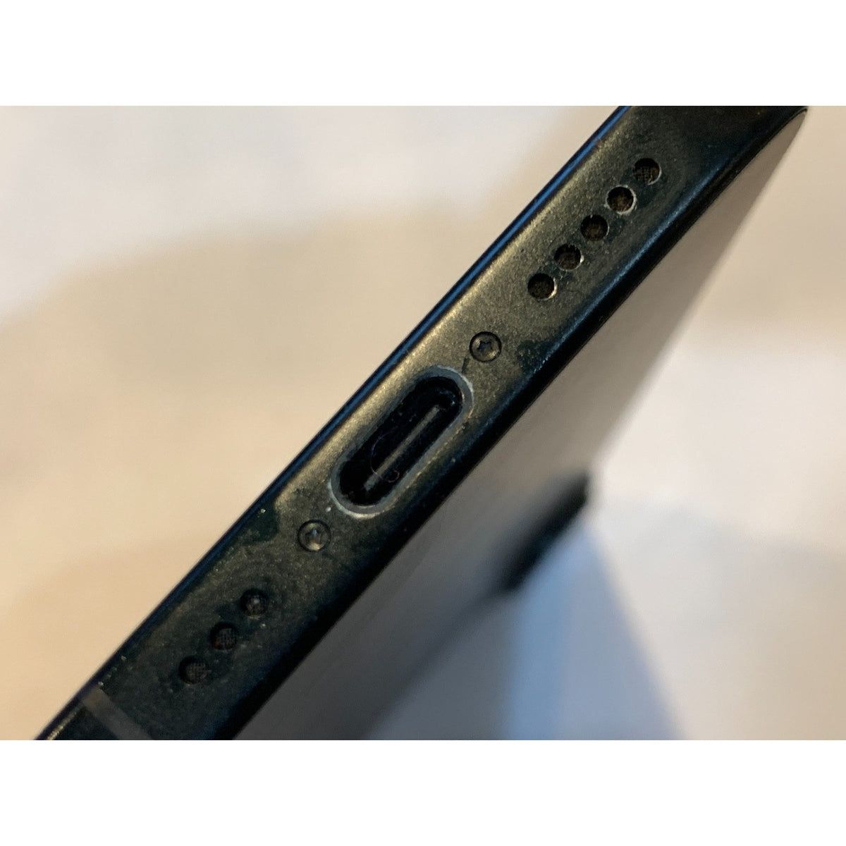 Apple iPhone 16 128GB - Black (Verizon ) Smartphone
