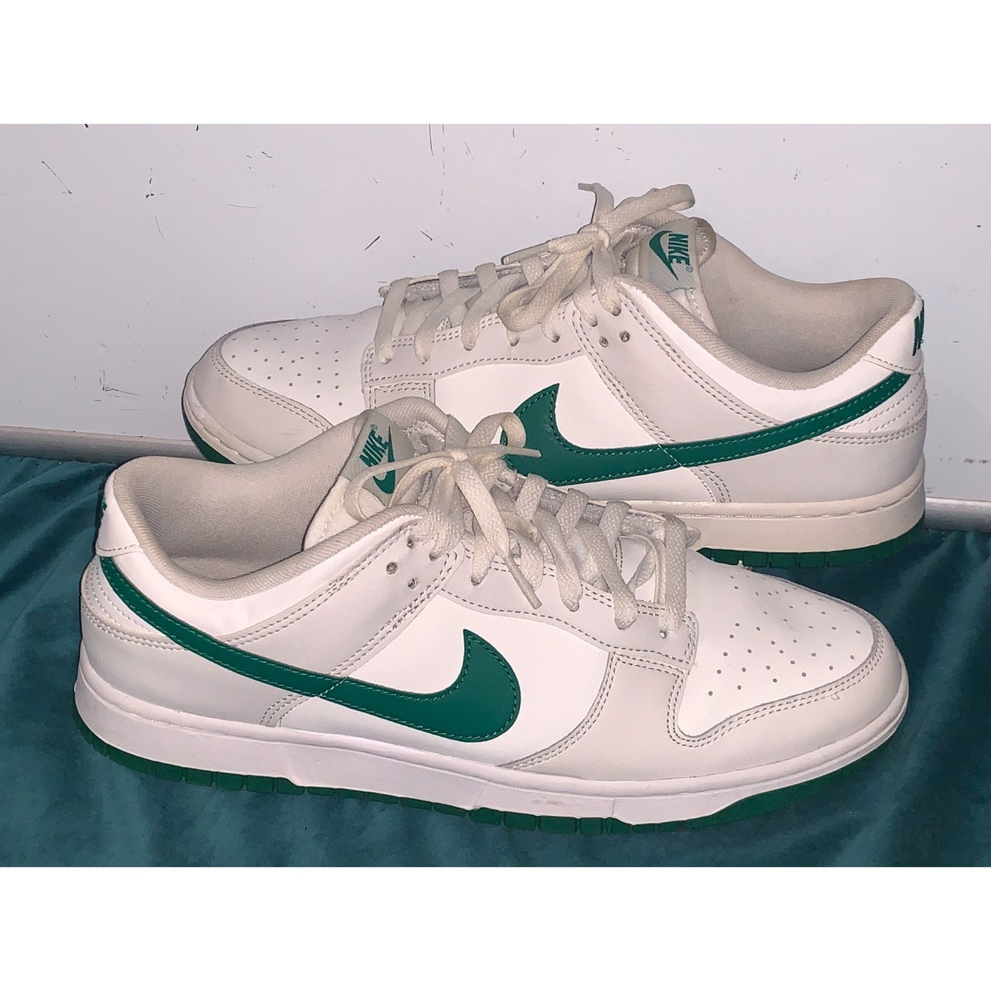 Nike Men's Dunk Low Retro Summit White Malachite Sneakers Size 11 US DV0831-107