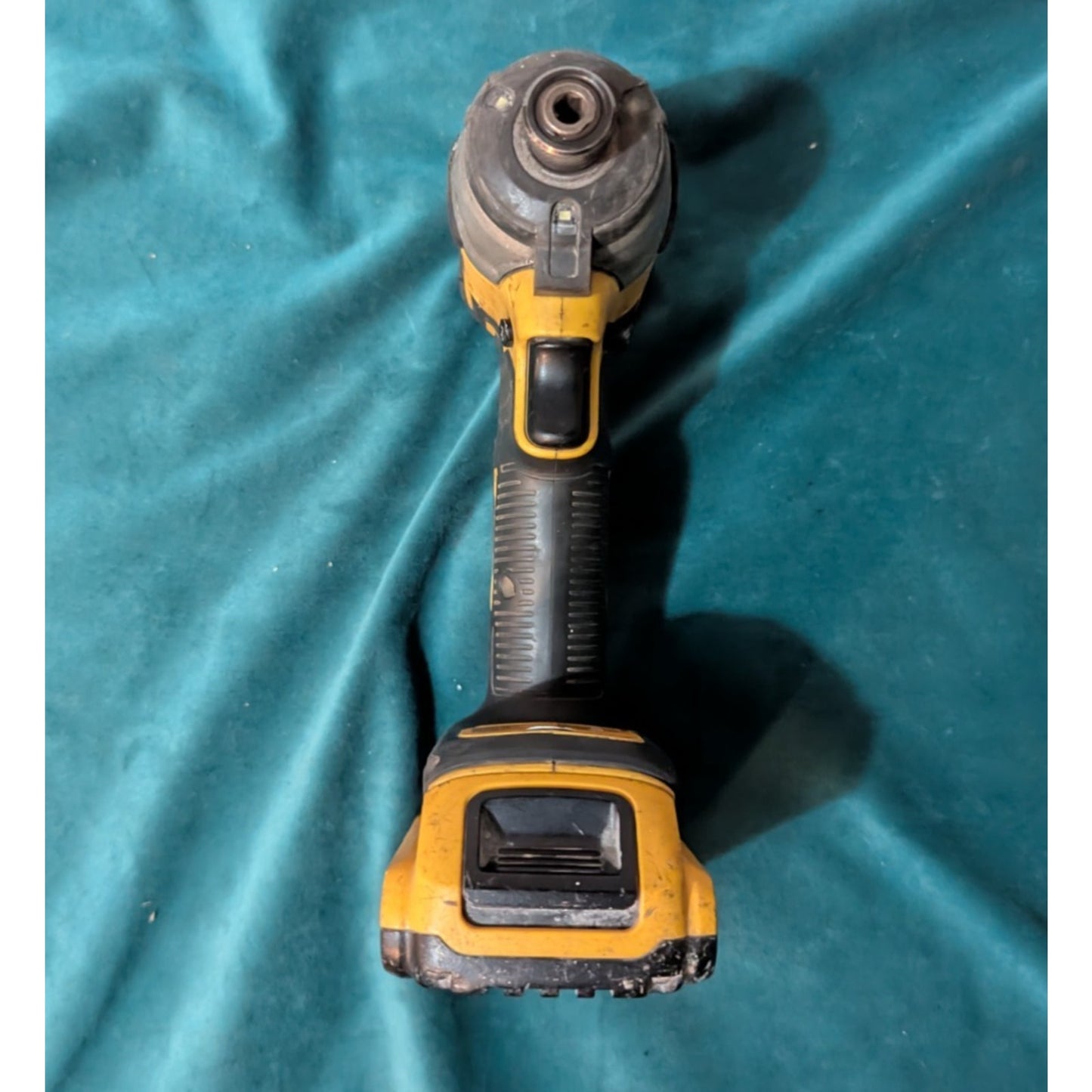 DeWalt DCF809 20V Max Brushless Impact Driver Kit Atomic Compact