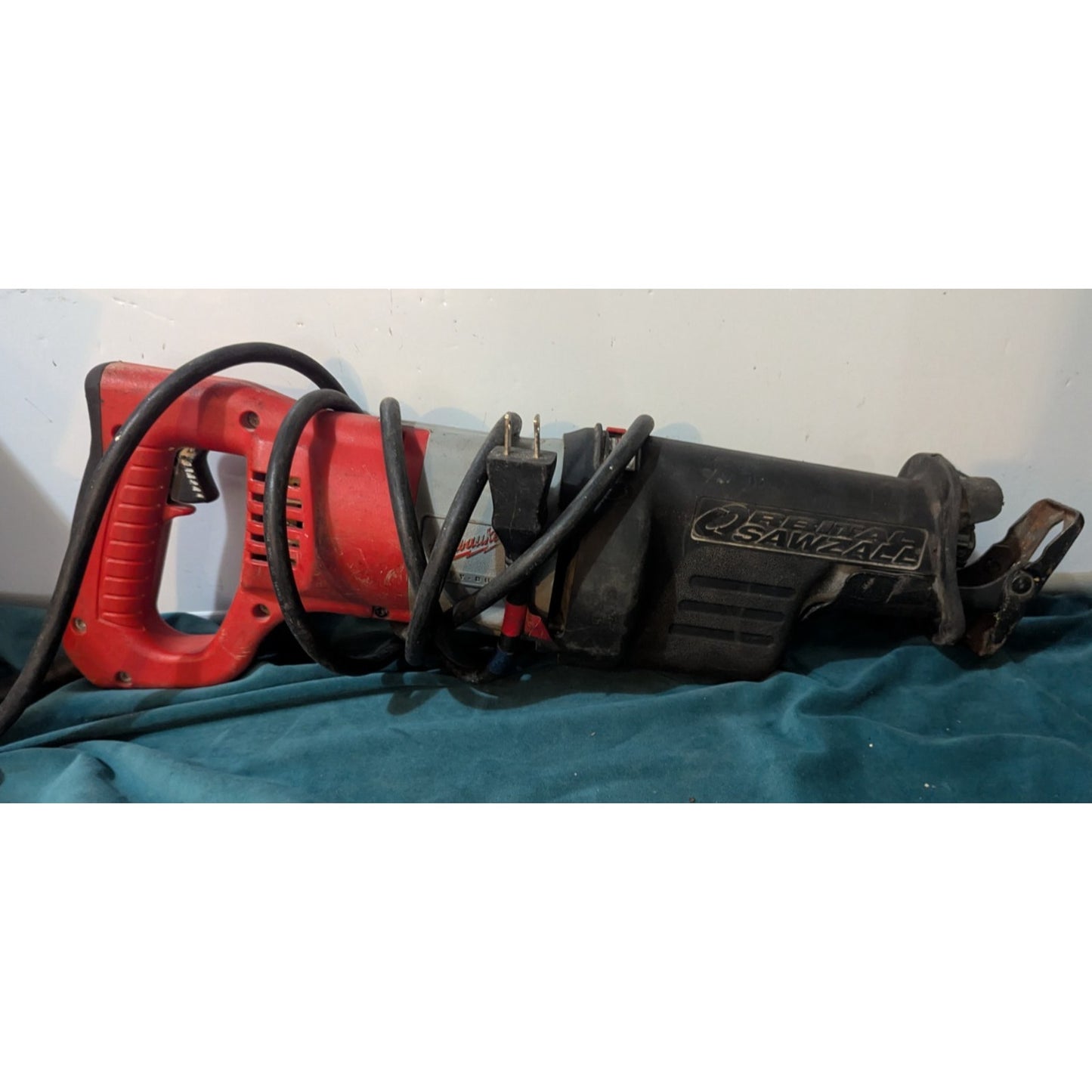 Milwaukee 6520-21 Heavy-Duty Corded Orbital Sawzall 12AMP
