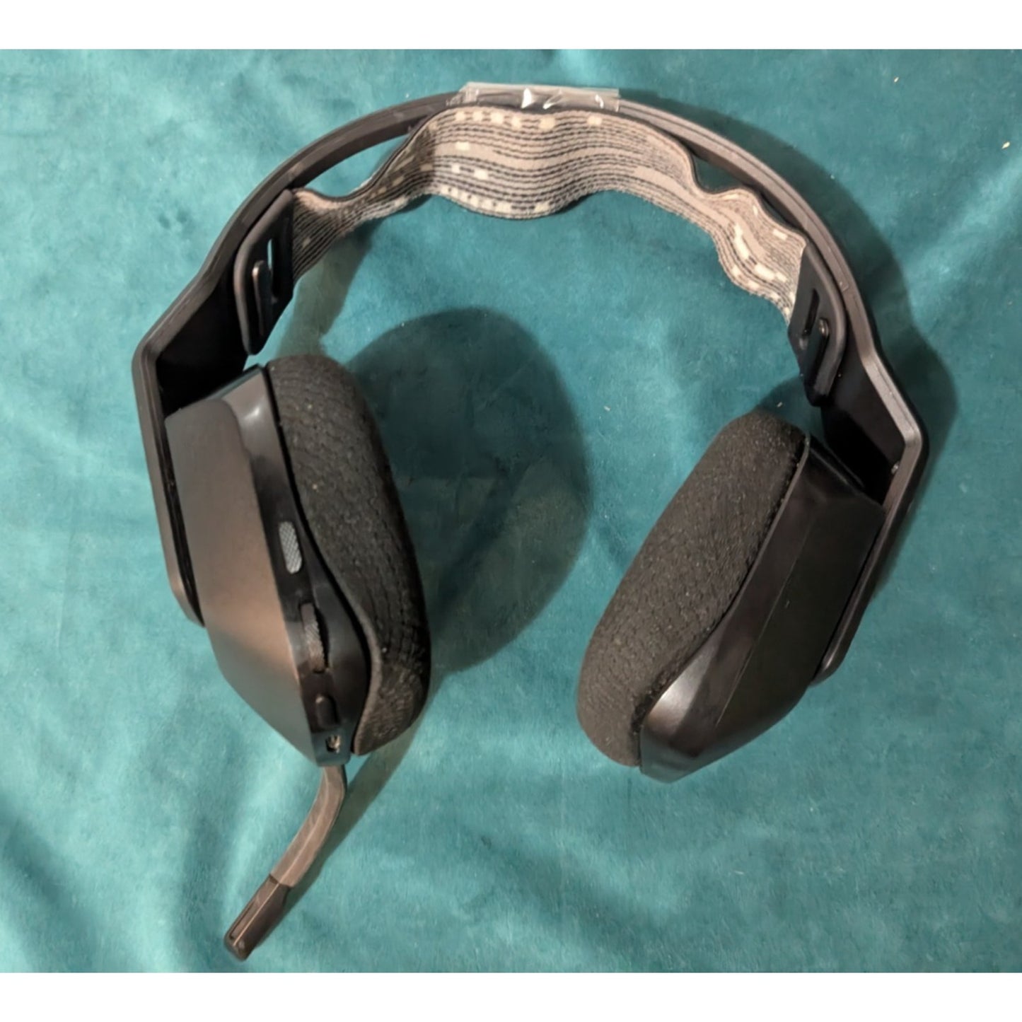 Logitech G733 Lightspeed Wireless RGB Gaming Headset Black Foam Ear Cushion