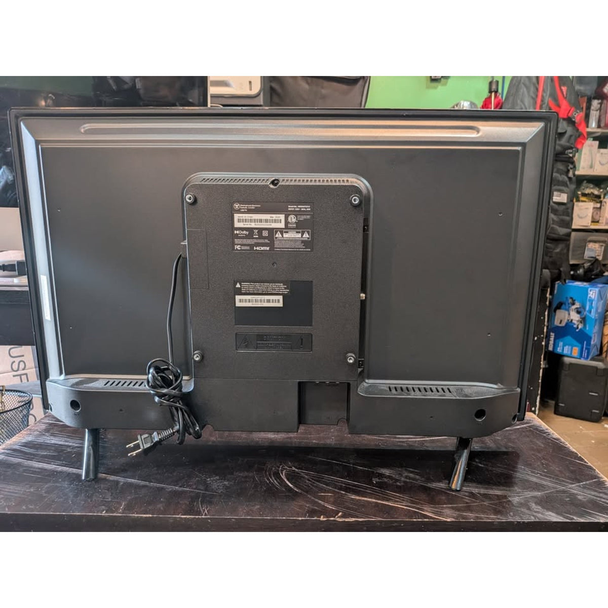 Westinghouse 32" HD Smart Roku TV / WR32HT2212