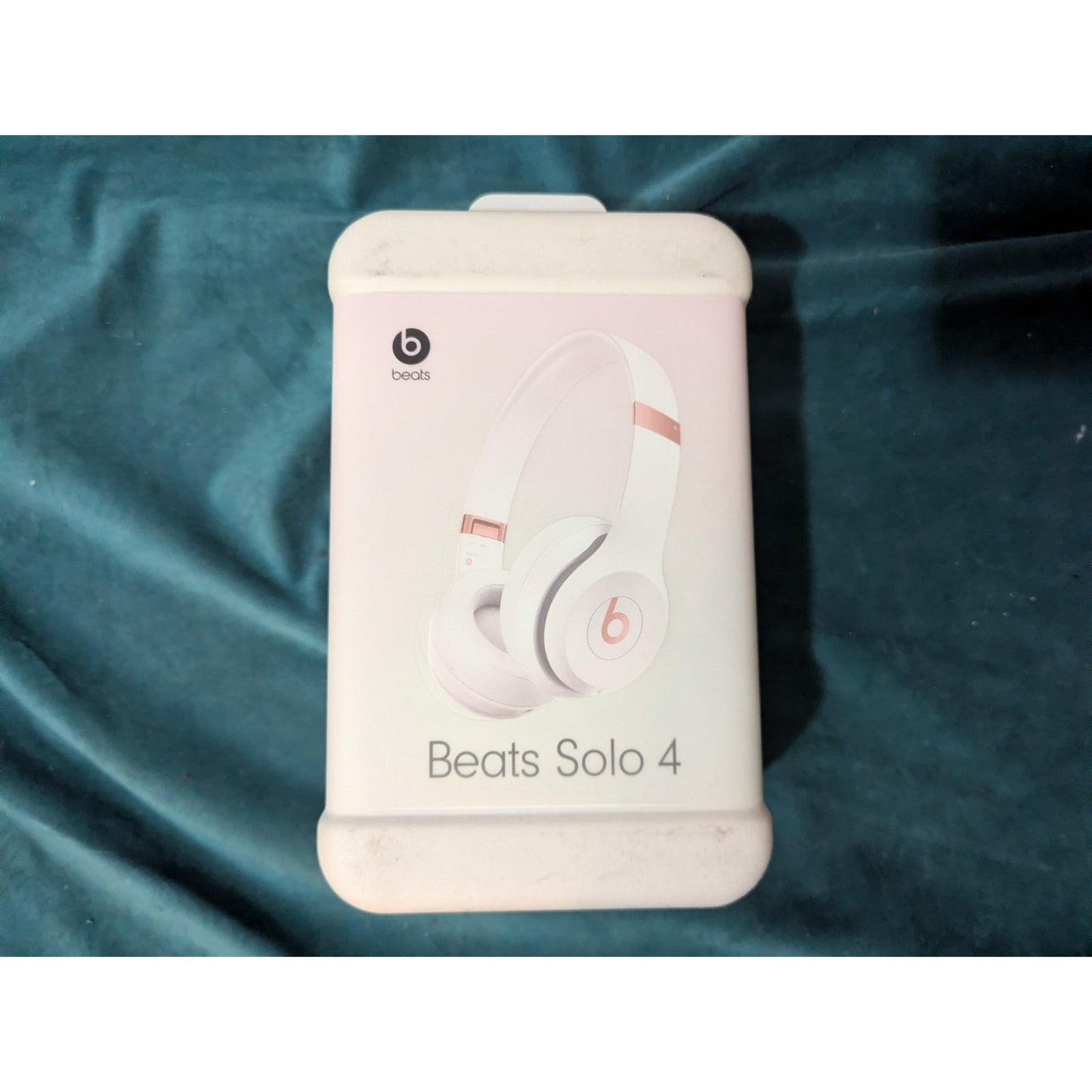 Beats Solo 4 On Ear Wireless Headphones MUW33LL/A Pink