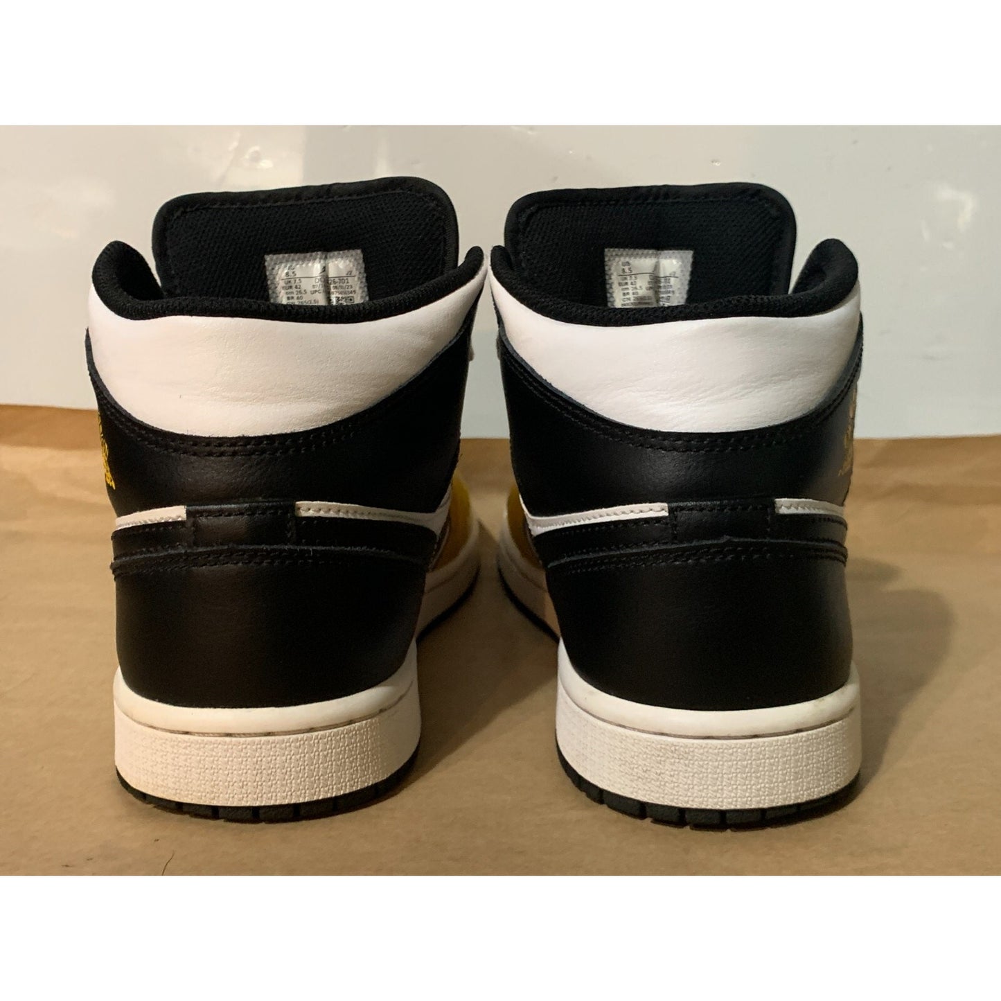 NIKE AIR JORDAN 1 MID YELLOW OCHRE-BLACK-WHITE SZ 8.5 [DQ8426-701]