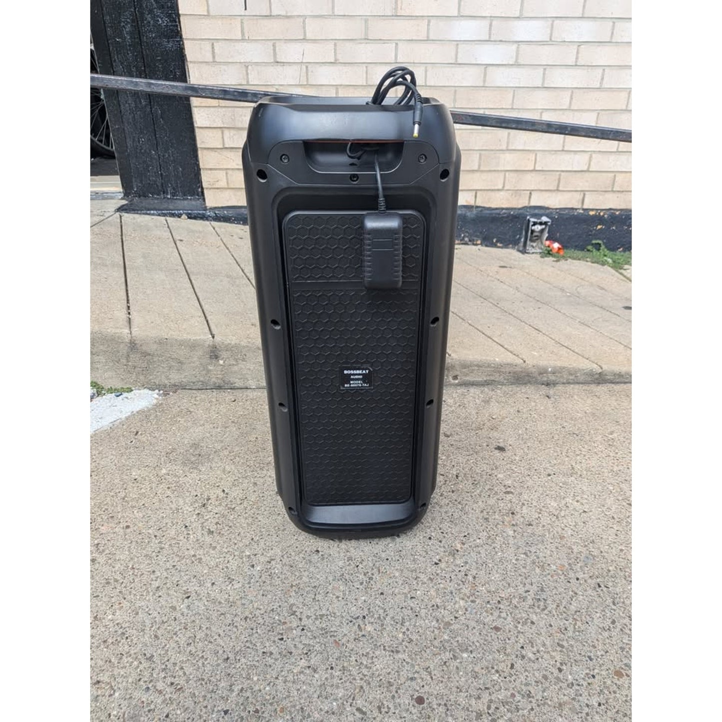Bossbeat LED Audio Speaker/ BE-80078-TAJ