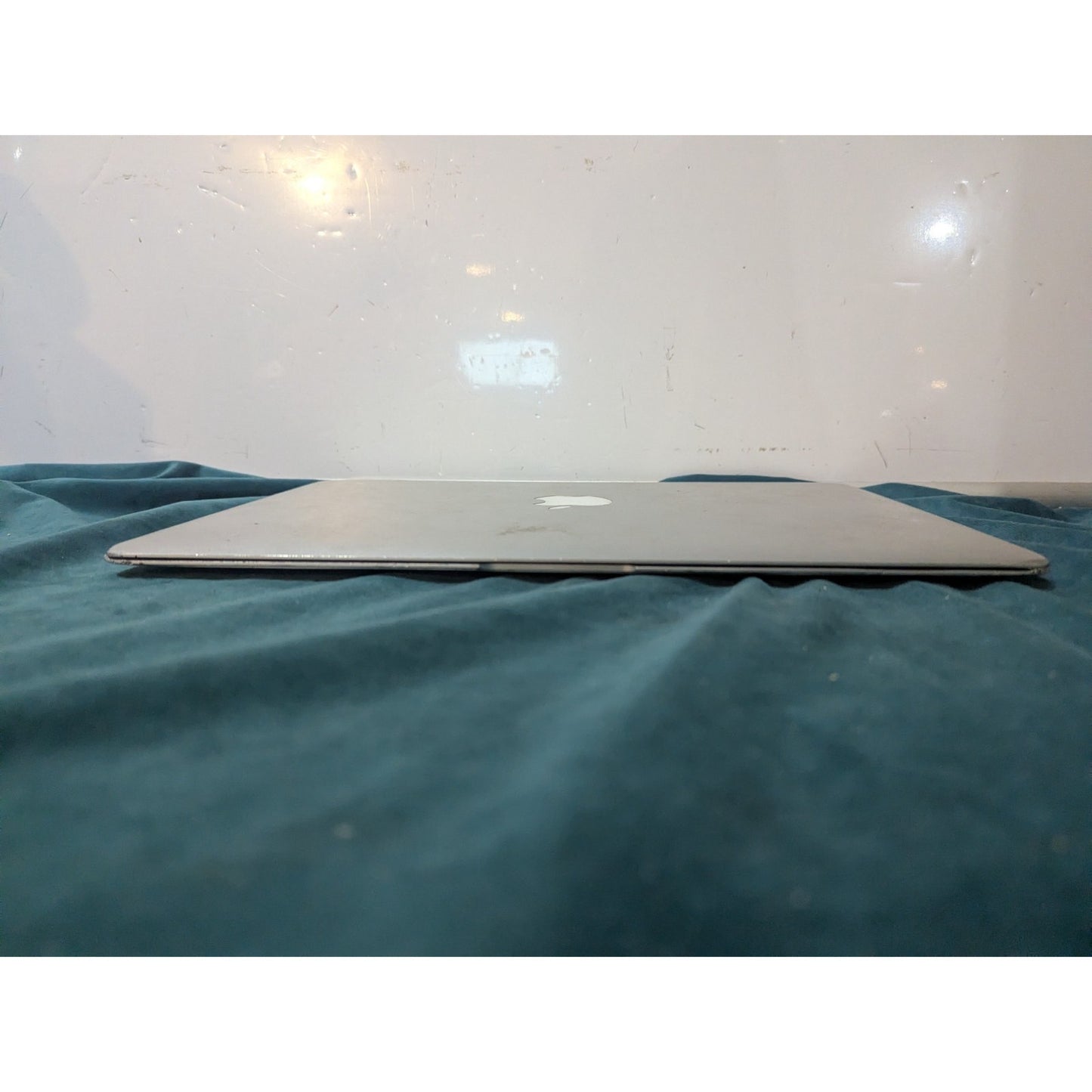 Apple MacBook A1466 (FOR PARTS)