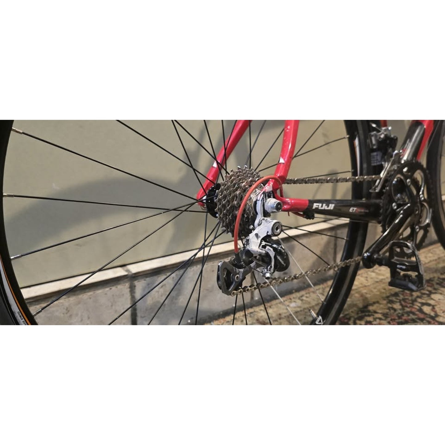 Fuji SL1 Road Bike / 700Cm Wheels / 21" Frame / 20-Speed /