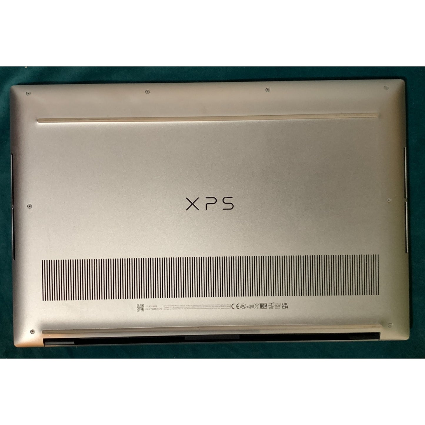 Dell XPS 15 9510 i7-11800H, 16GB, 512GB, RTX 3050 Ti, Win 11 With Charger