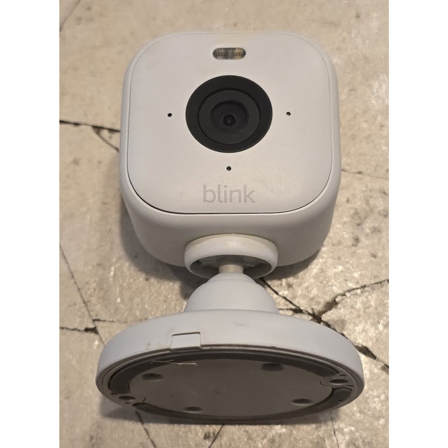 Blink Mini 2 Indoor / Outdoor Plug-IN Smart Cam