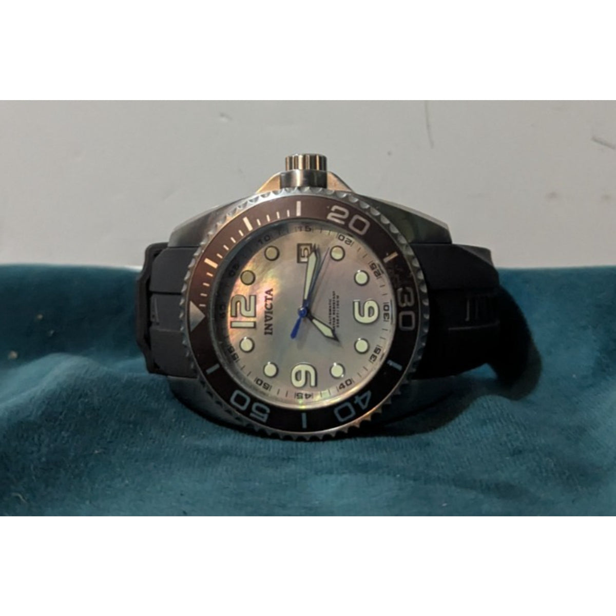 Invicta Diver Men's Quartz 200m Blue Dial Steel Watch